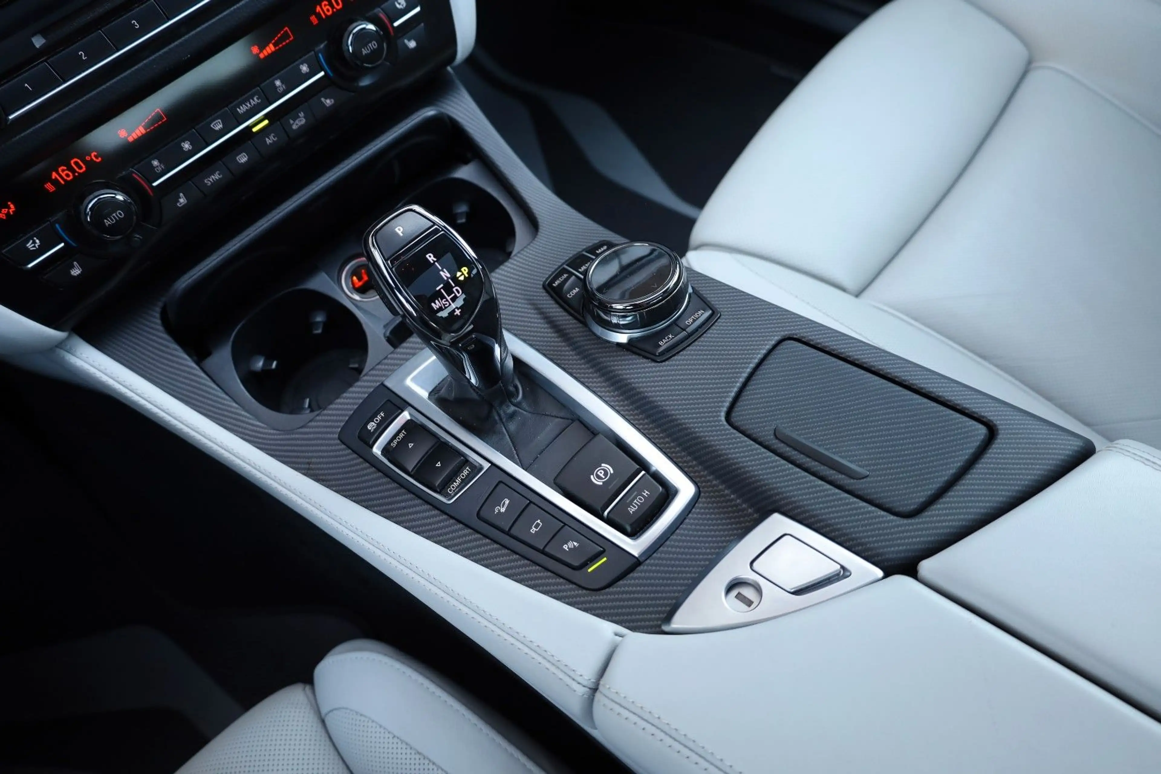 BMW 535 i xDrive/360*/HUD/B&O/4xSHZ/MASSAGE/TOTW/R19 — photo 14