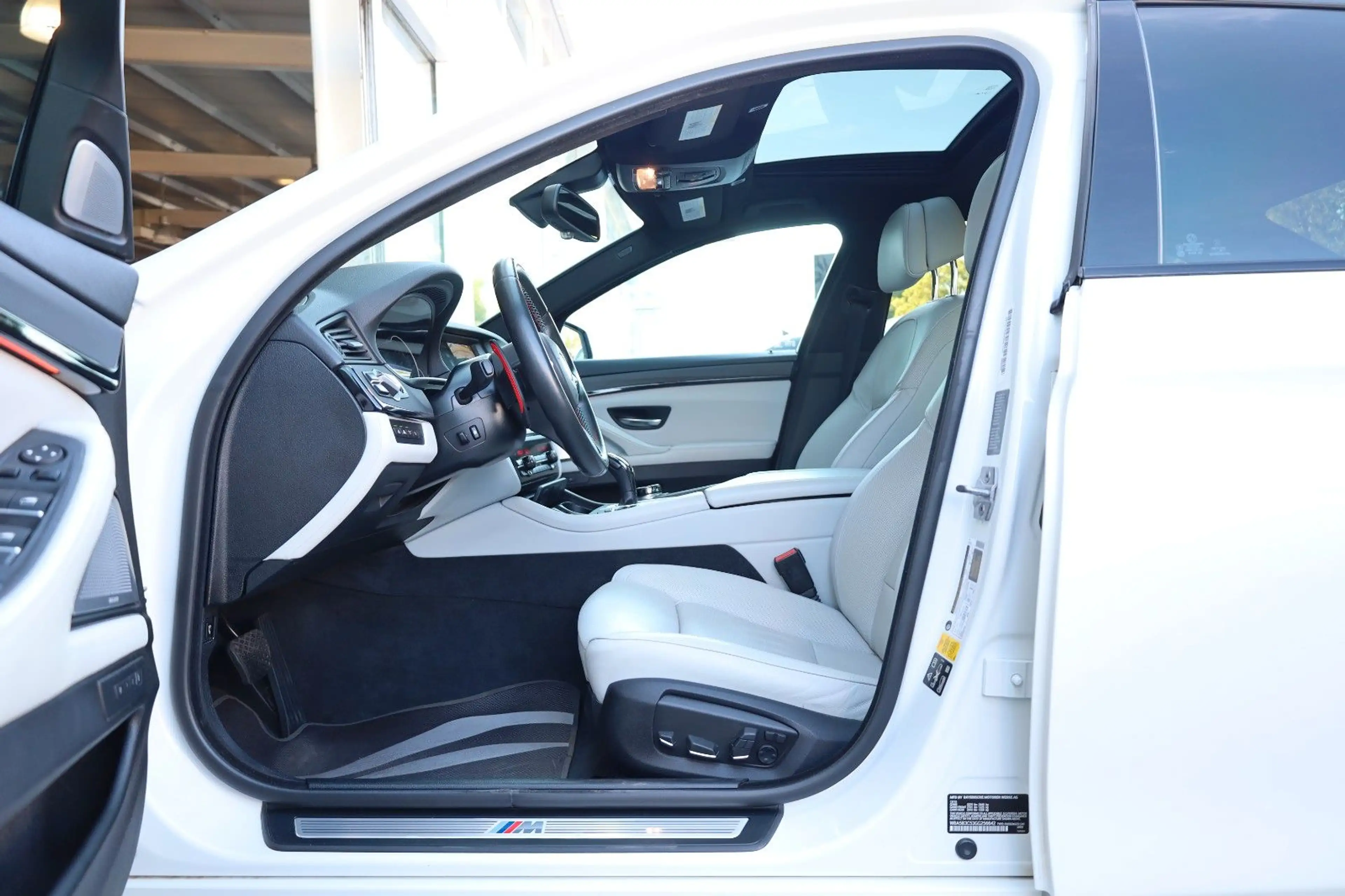 BMW 535 i xDrive/360*/HUD/B&O/4xSHZ/MASSAGE/TOTW/R19 — photo 8