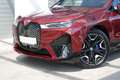BMW iX xDrive40 *Sportpaket/AHK/Pano/DA-Prof./Sitzlüftung/Adapt. LED/Soft Close/H&K Sound* Rot - thumbnail 3