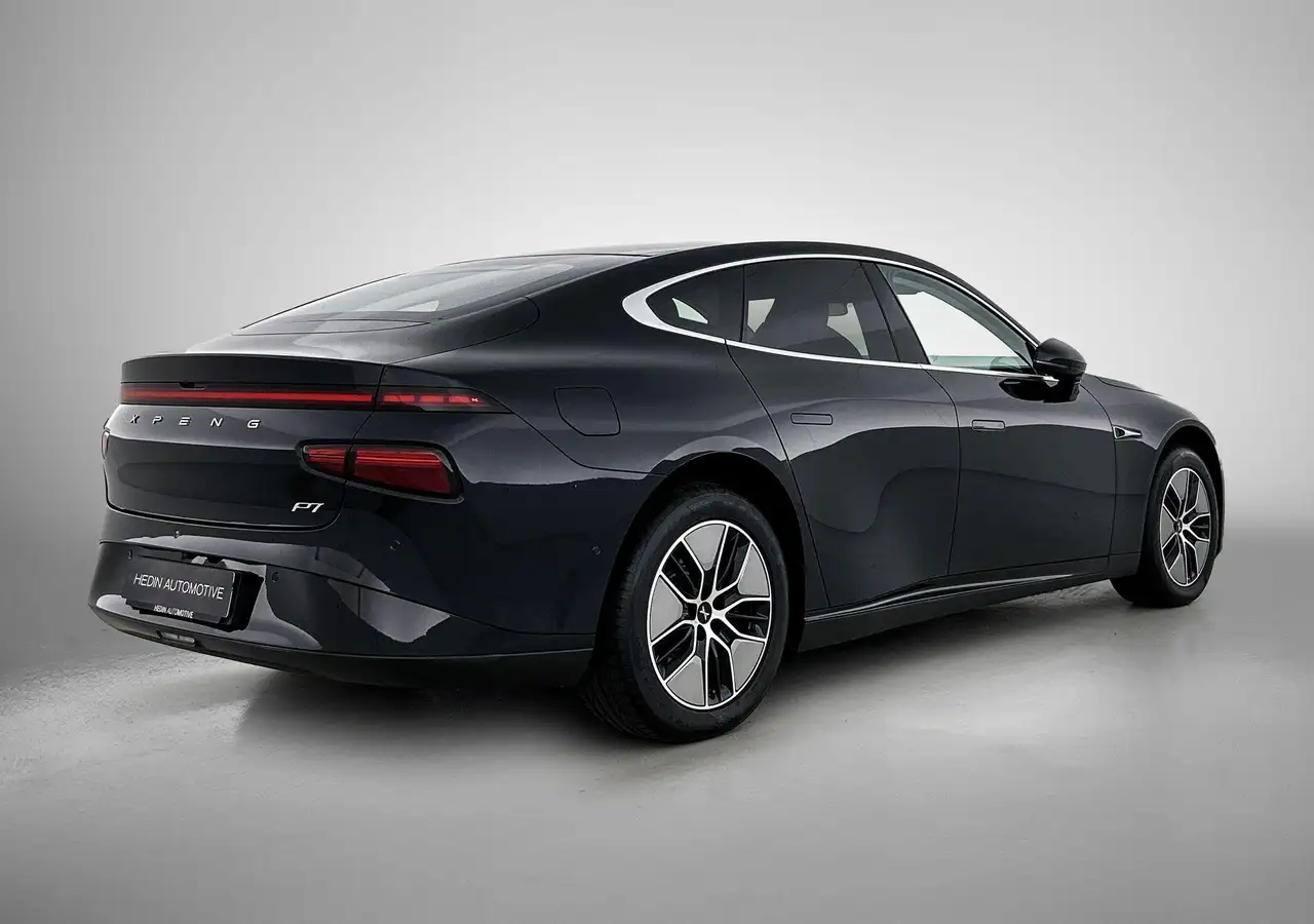 XPENG P7