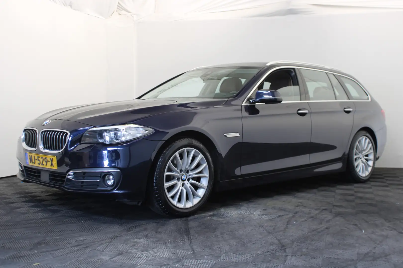 BMW 520 5-serie Touring 520d Luxury Edition Blauw - 1