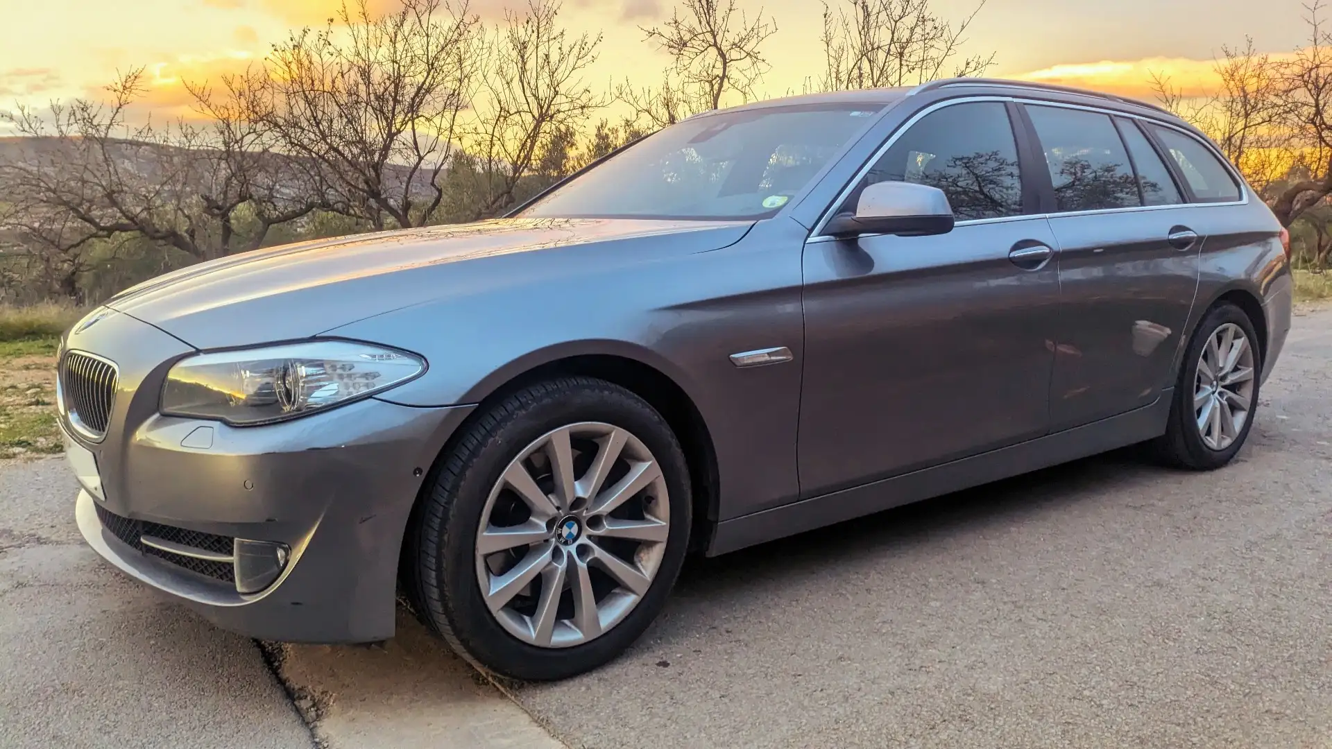 BMW 525 525dA Touring xDrive Luxury - 2