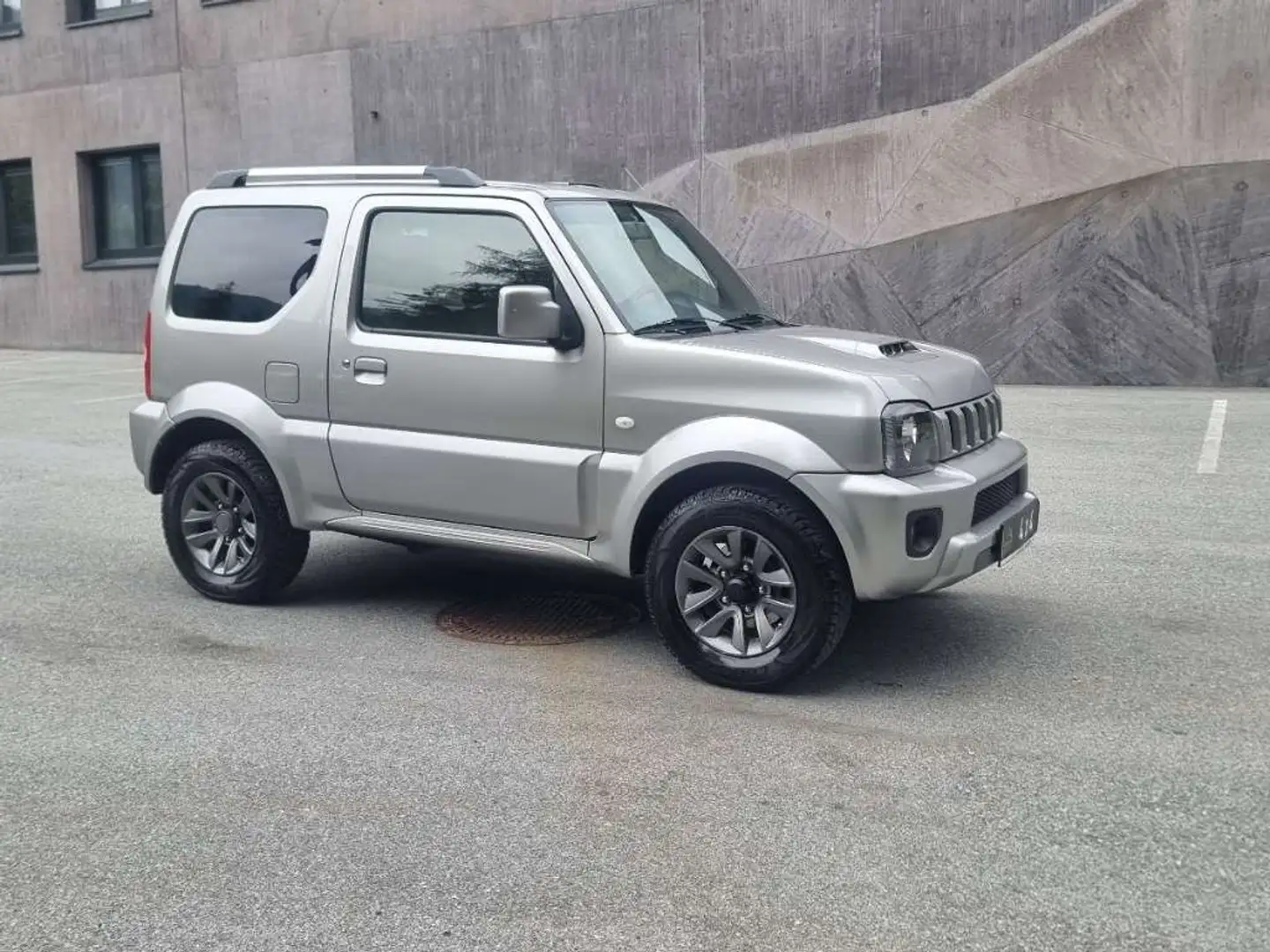 Suzuki Jimny 1,3 VX L3 deluxe ++1.HAND++WENIG-KM++ Silber - 1