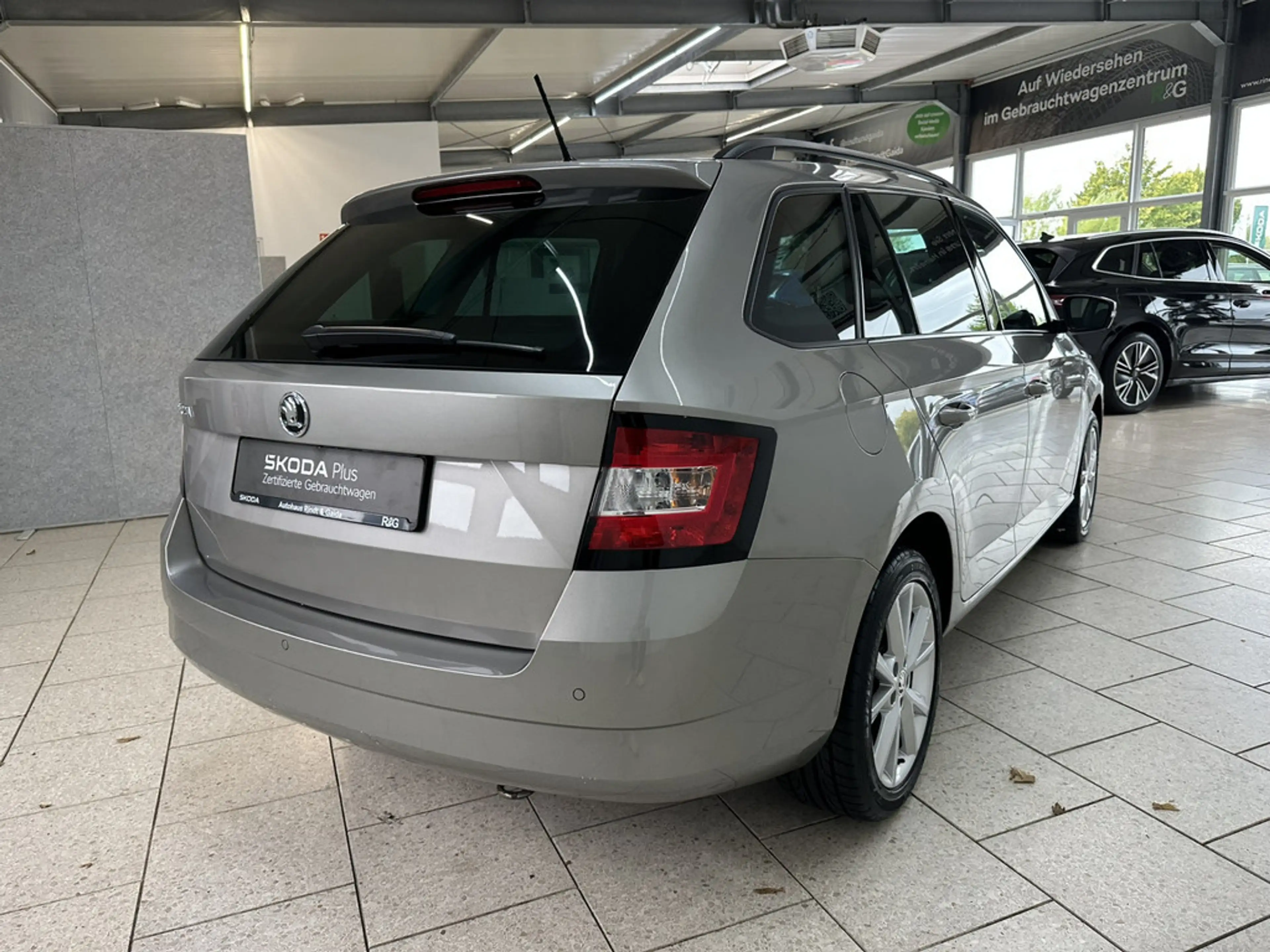 Skoda Fabia Combi 1.4 TDI DSG Style SHZ AHK PDC v+h — photo 7