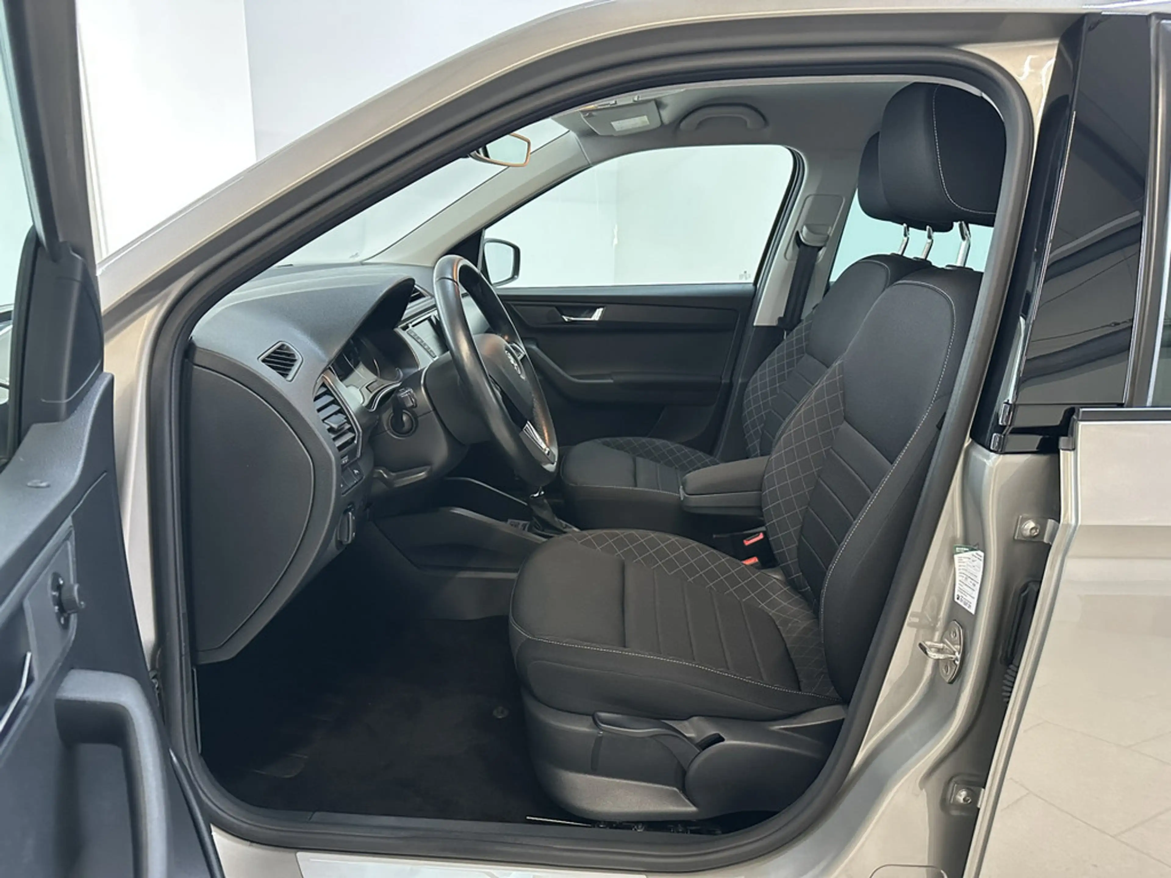 Skoda Fabia Combi 1.4 TDI DSG Style SHZ AHK PDC v+h — photo 11