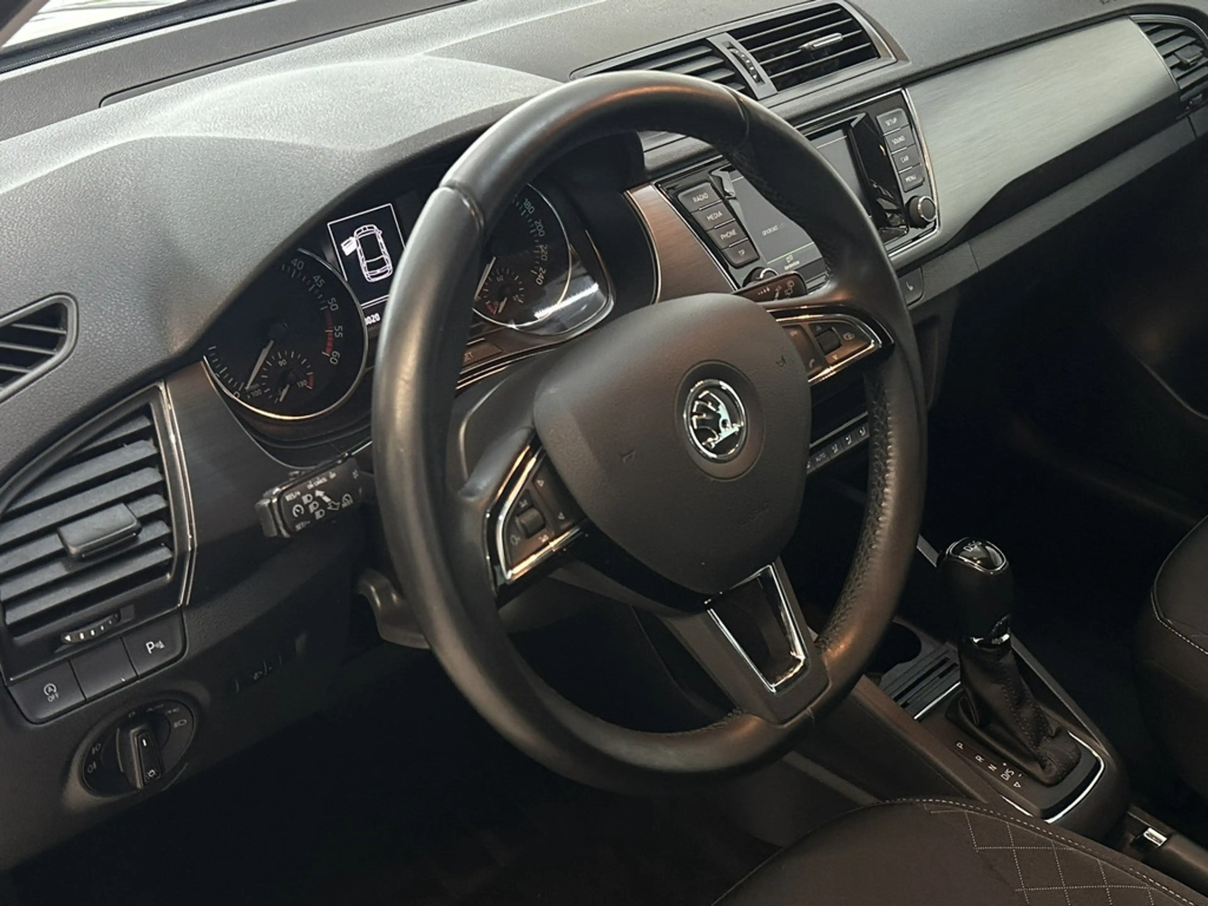 Skoda Fabia Combi 1.4 TDI DSG Style SHZ AHK PDC v+h — photo 13