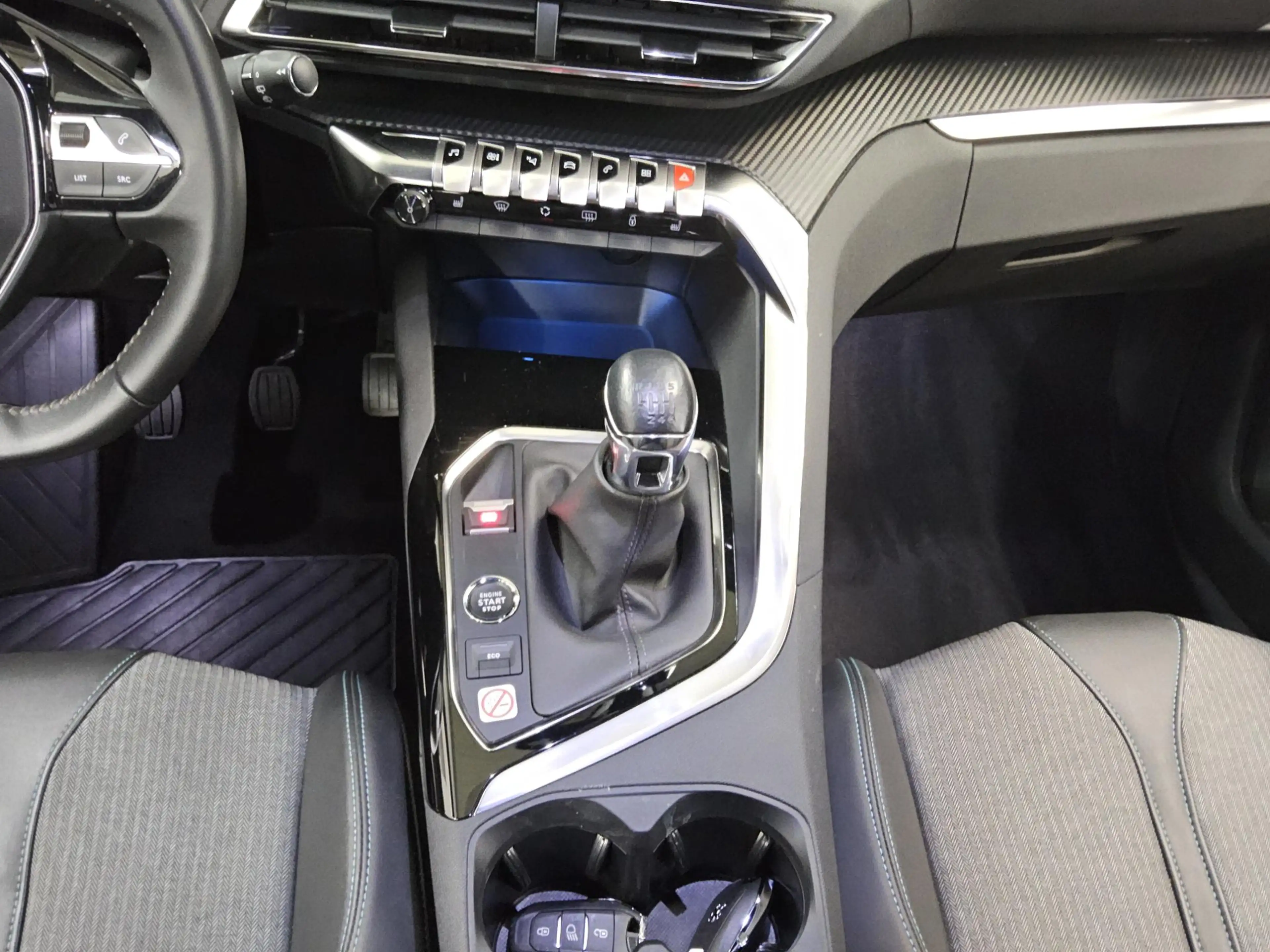 Peugeot 5008 5008 7-SITZE T-LEDER NAVI KLIMAAUT RADIO TEMPO MFL SHZ VC PDC LED RFK — photo 6
