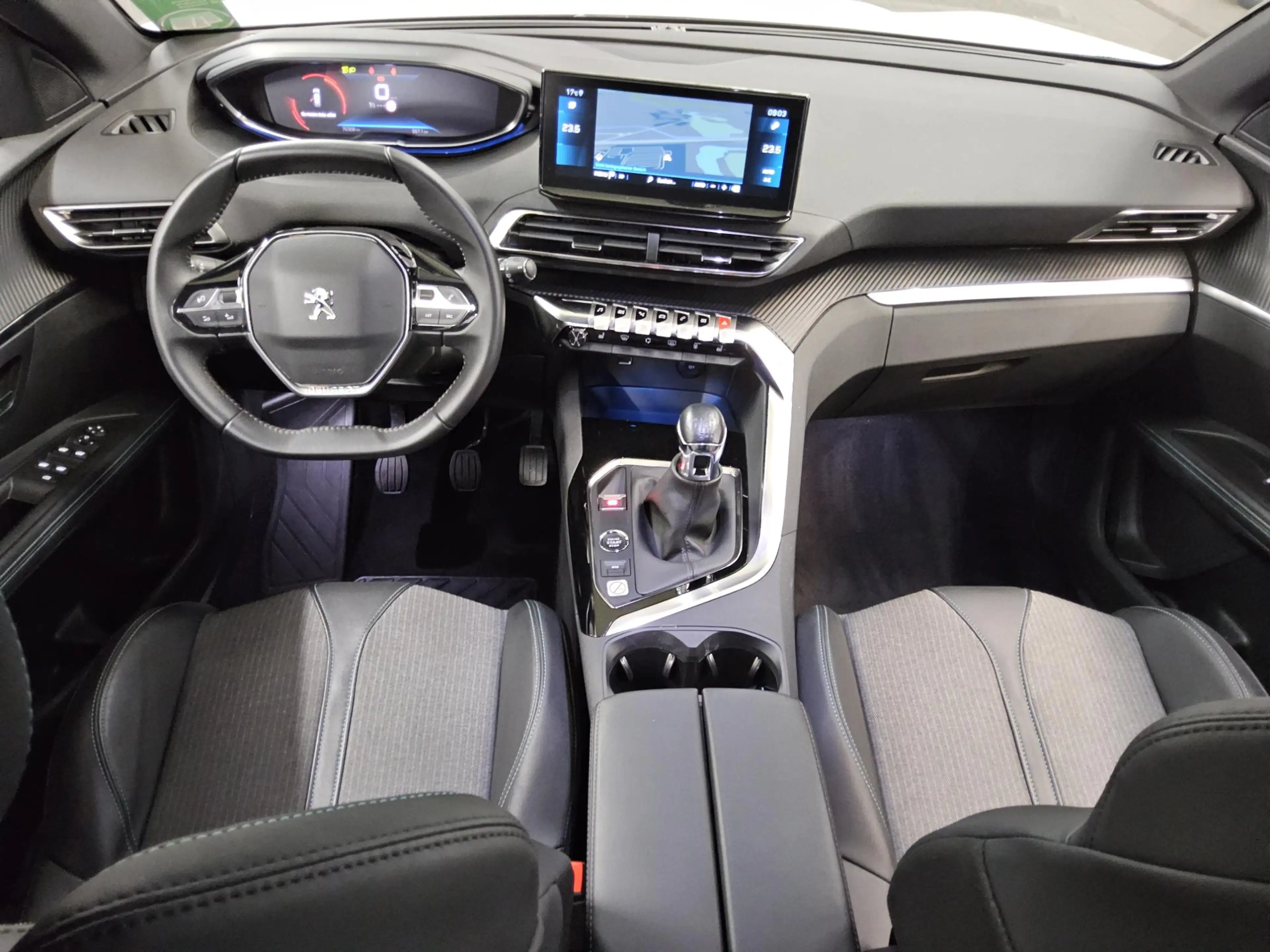 Peugeot 5008 5008 7-SITZE T-LEDER NAVI KLIMAAUT RADIO TEMPO MFL SHZ VC PDC LED RFK — photo 5