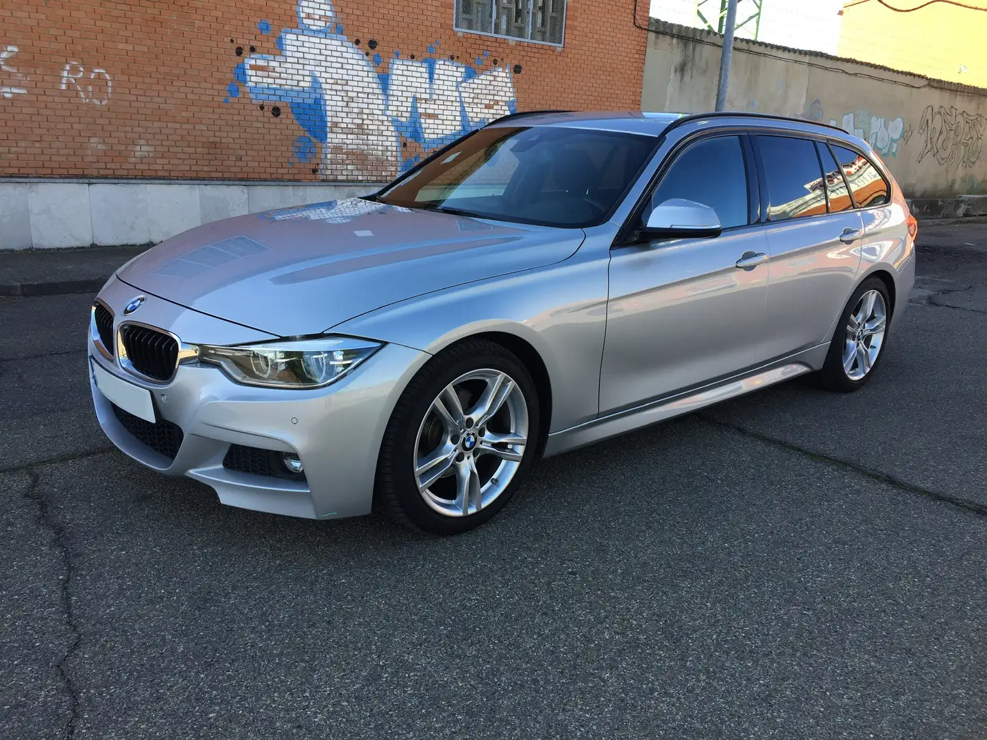 BMW 320 320dA F31 touring Plateado - 1