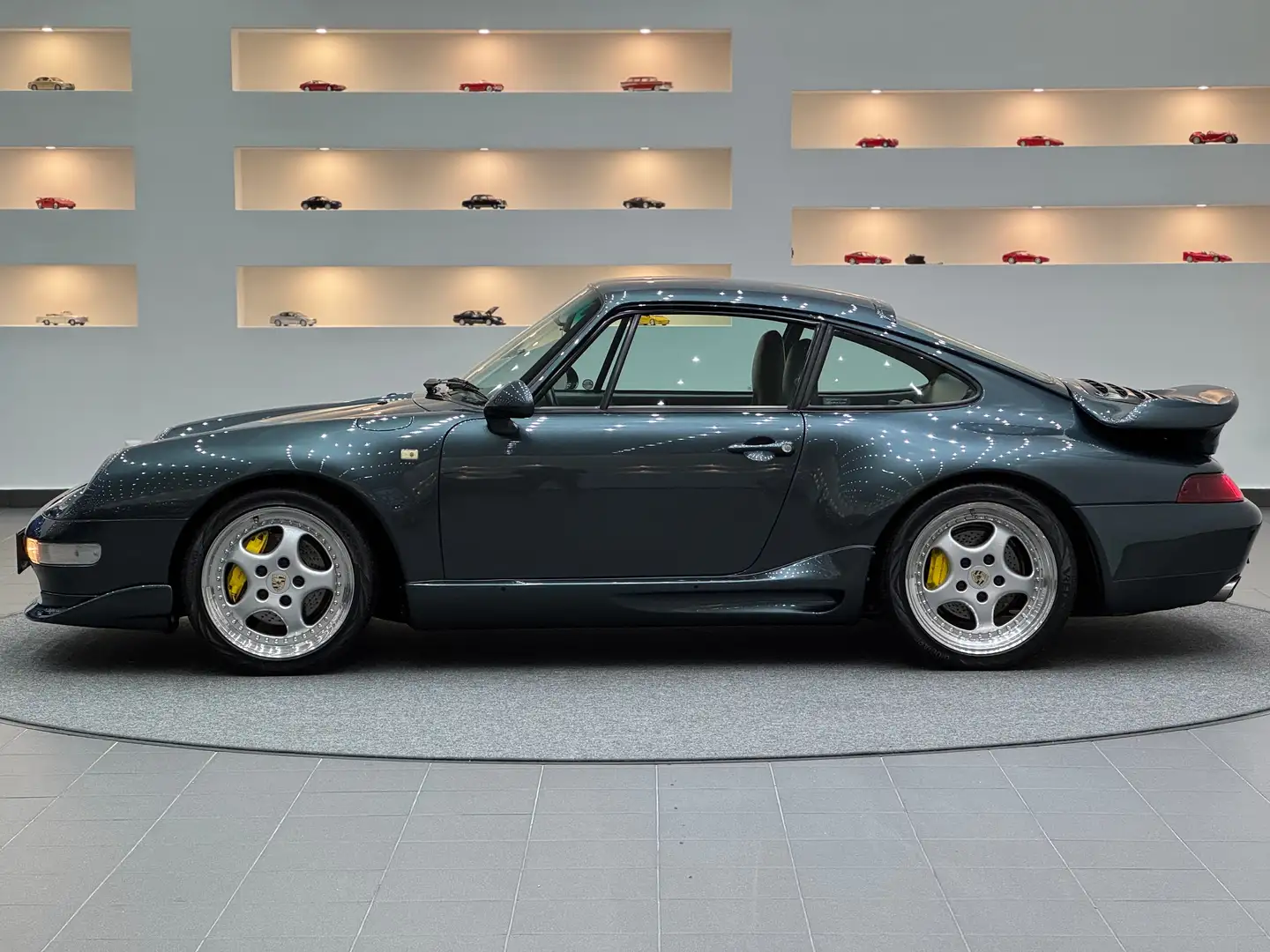 Porsche 993 911 Carrera 3.6 *AeroKit II*(Turbo Look)*Tiptronic Grün - 2