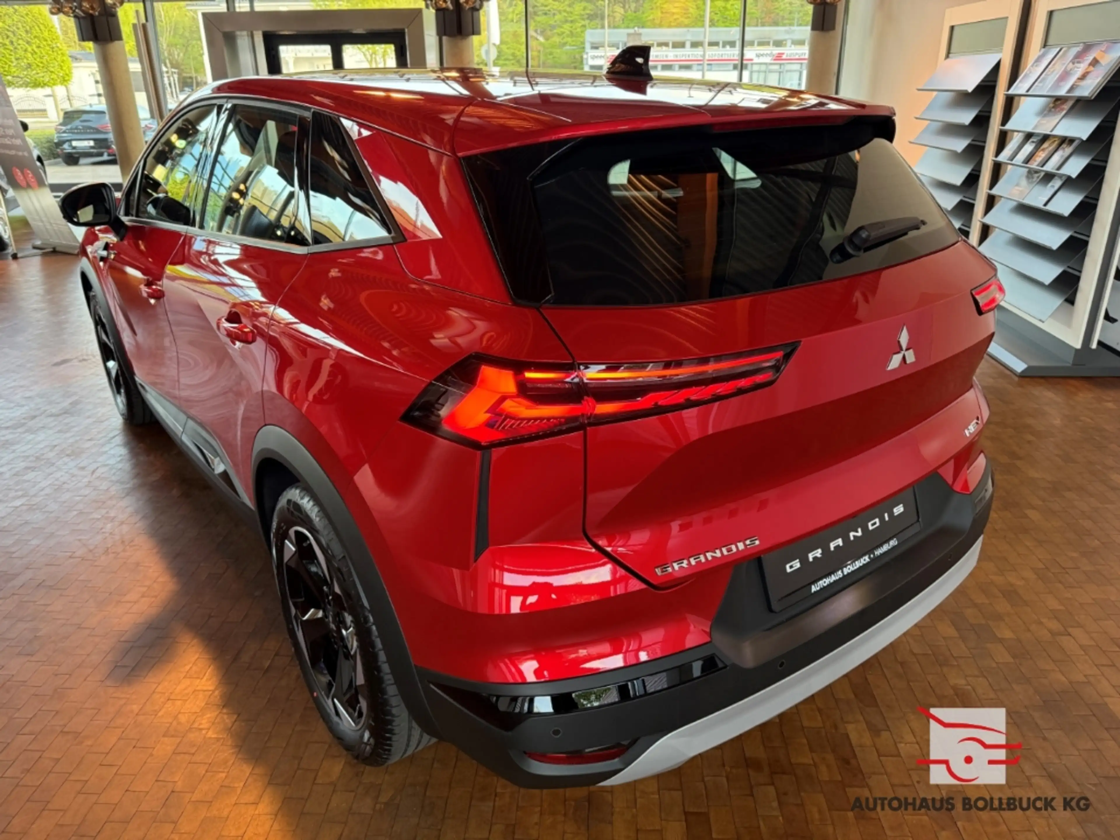 Mitsubishi Grandis 1.8 HEV 116 kW EU6e Hybrid Diamant PLUS Navi Digit — photo 7