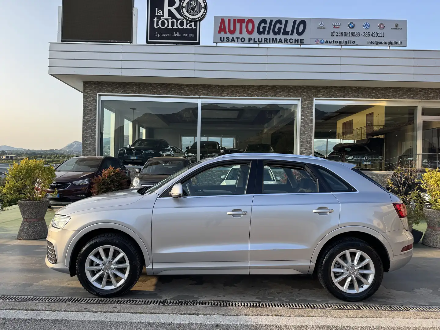 Audi Q3 Q3 2.0 tdi Sport 120cv Grau - 1