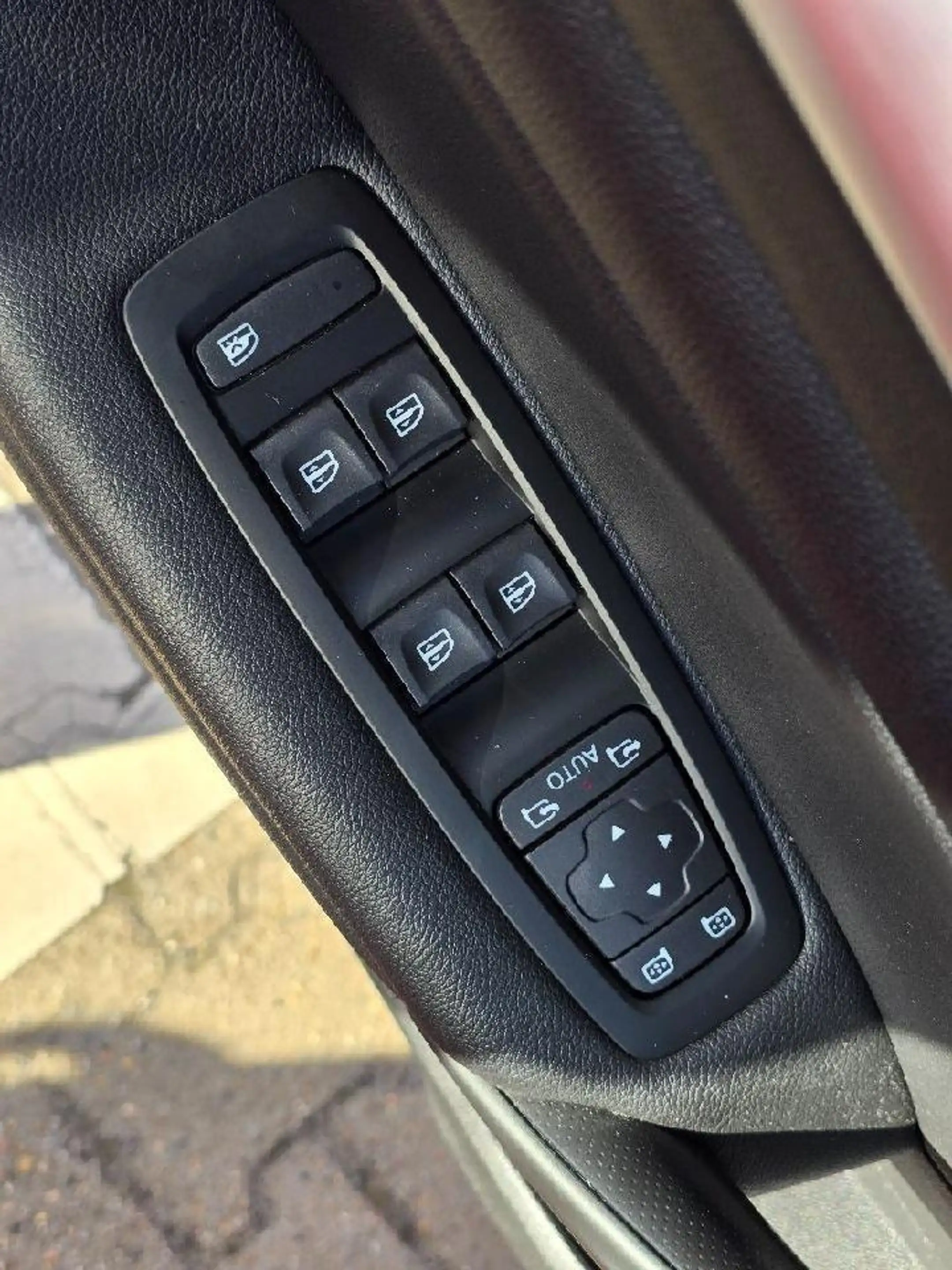 Renault Megane IV INTENS TCe 140 — photo 17