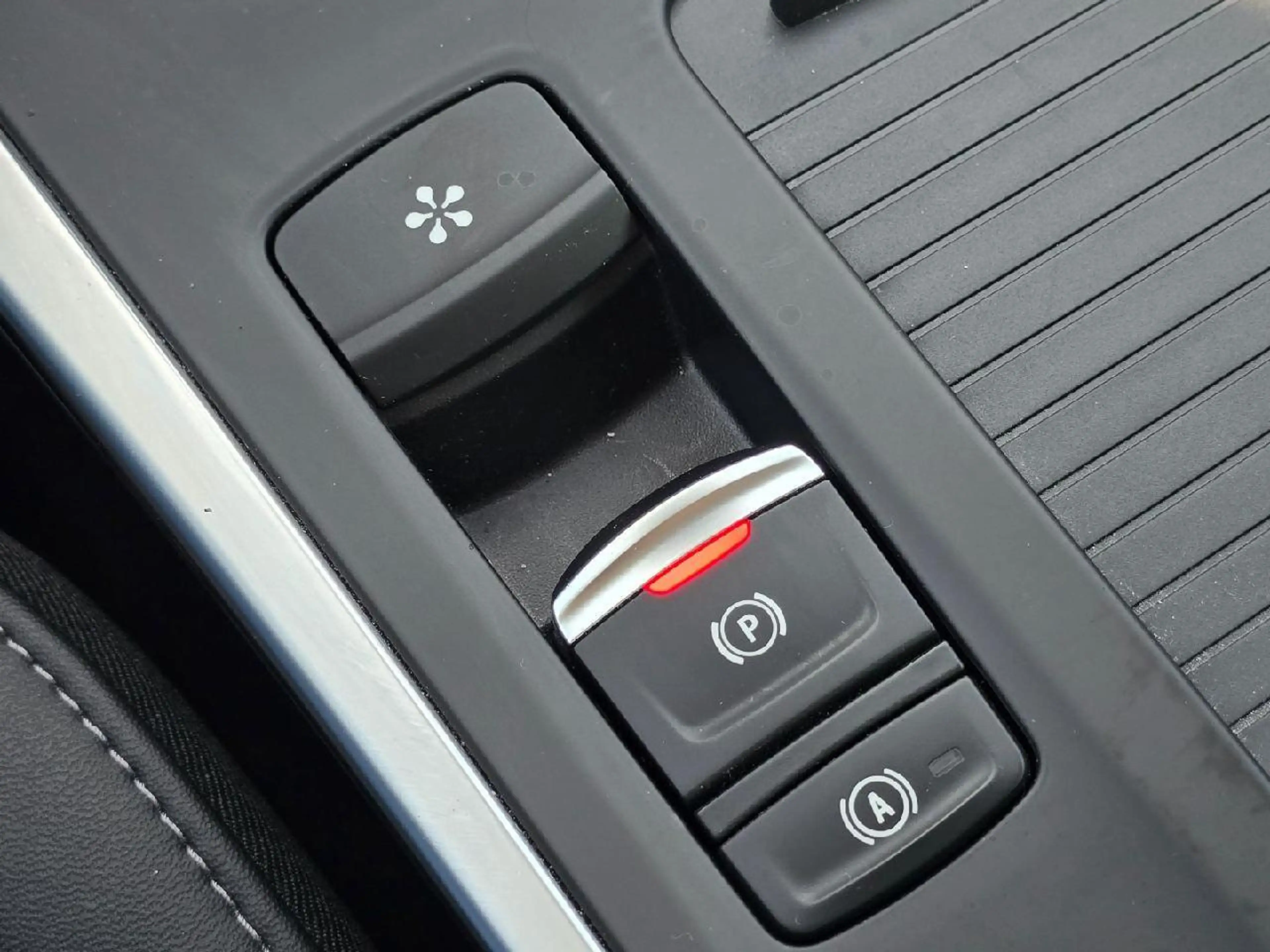 Renault Megane IV INTENS TCe 140 — photo 13