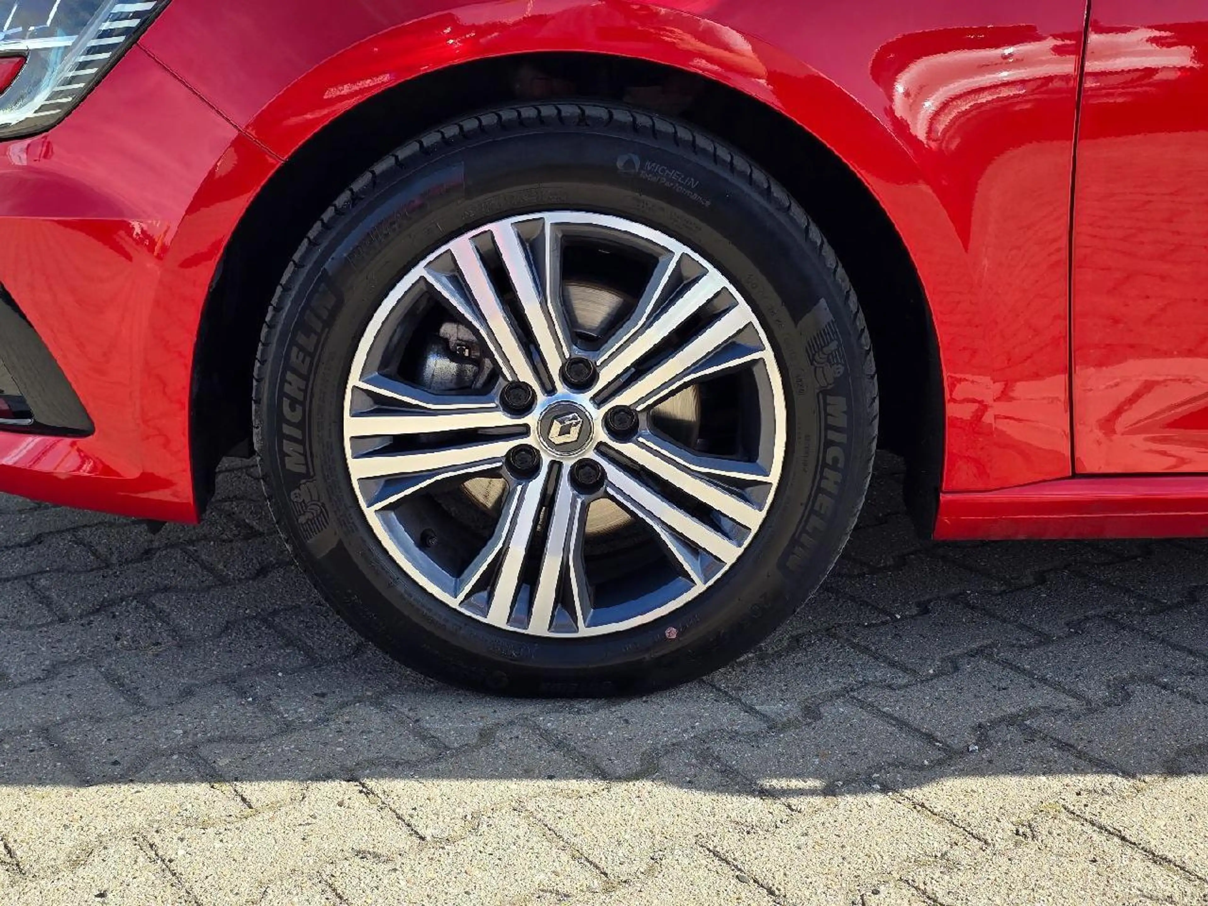 Renault Megane IV INTENS TCe 140 — photo 18