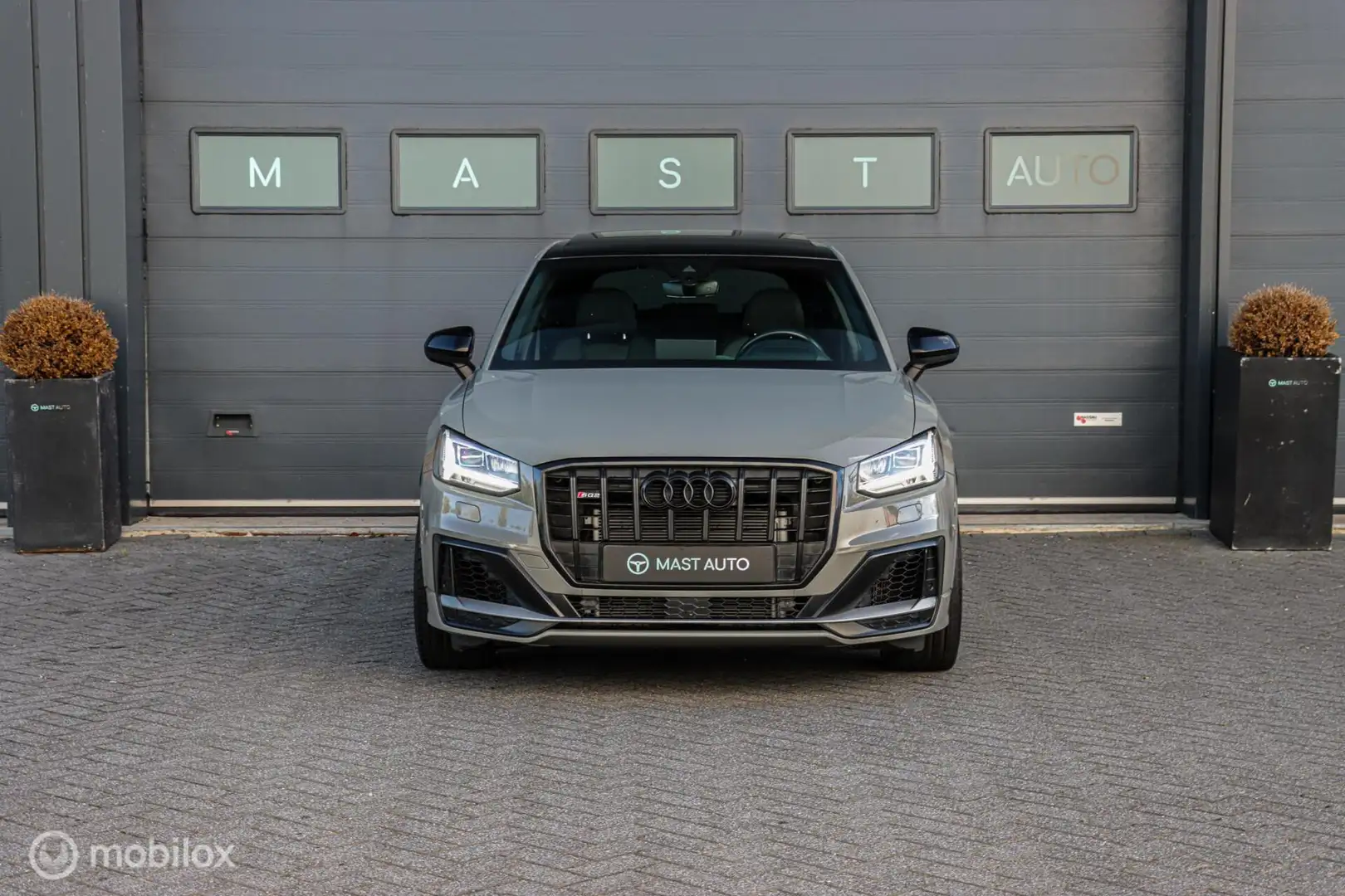 Audi SQ2 2.0 TFSI Pro Line Plus | B&O | HUD | Pano | ACC | Grijs - 2