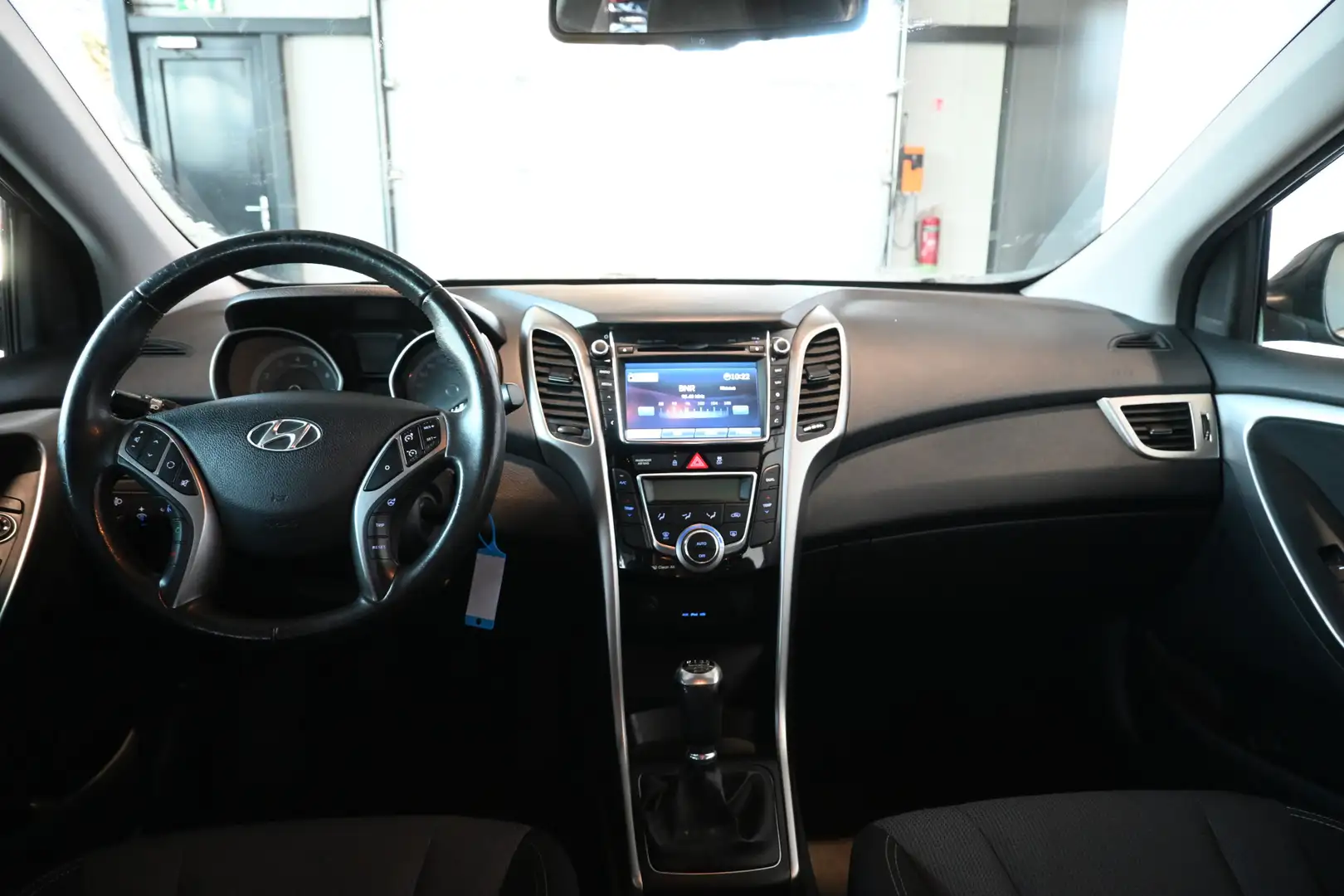 Hyundai i30 1.6 GDI i-Vision Clima Navigatie Trekhaak LED Goed Marrone - 2