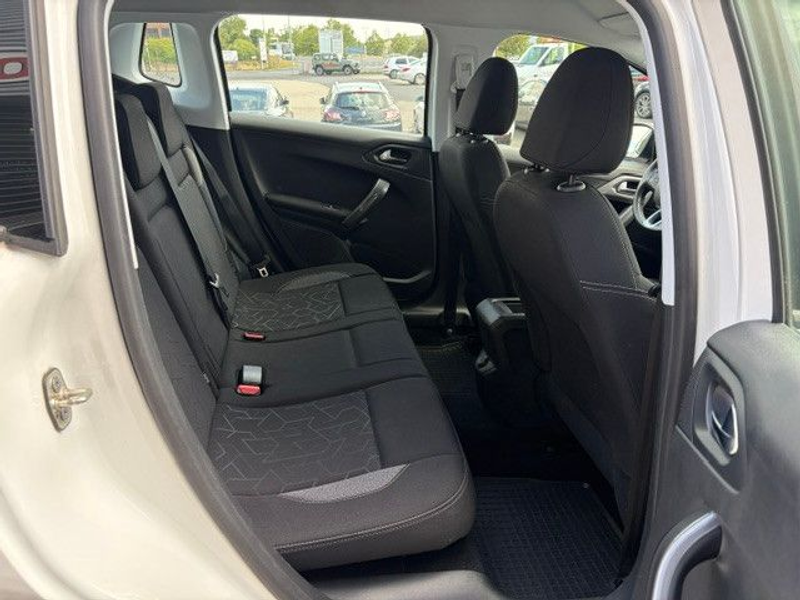 Peugeot 2008 1.2i Active *Klima+PDC+Tempomat+Sitzh.+EU6* — photo 8