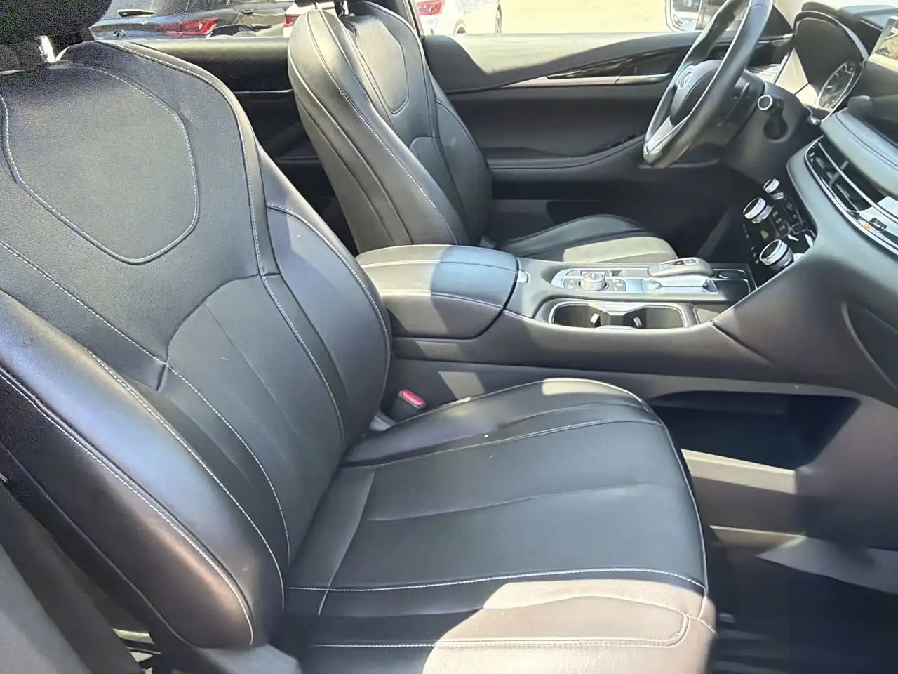 Infiniti QX60 снимка Infiniti QX60
