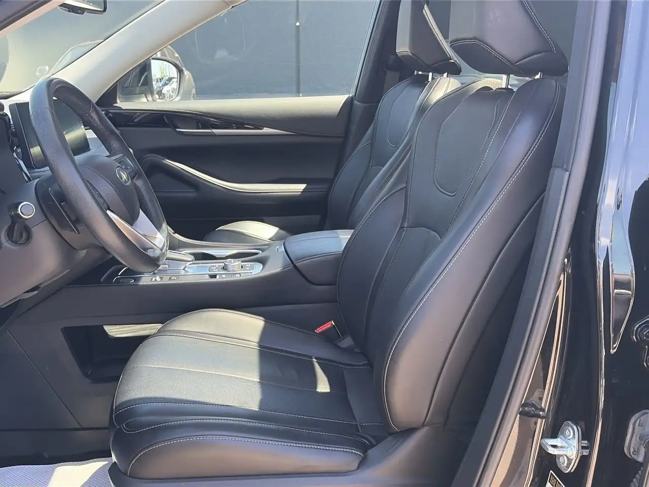 Infiniti QX60 снимка Infiniti QX60
