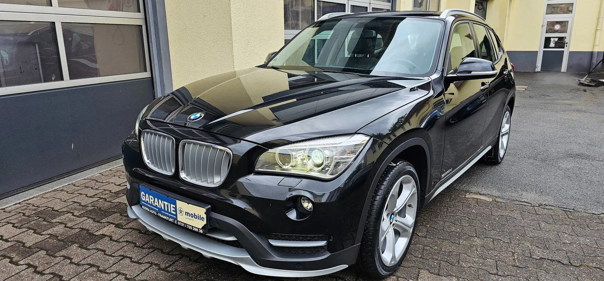 BMW X1 20 d x line* Pano* Leder* Navi* Garantie Schwarz - 2