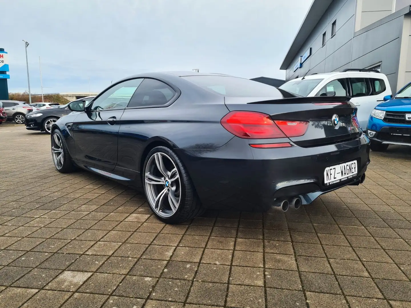BMW M6 Coupe Individual B&0 CARBON Šedá - 2