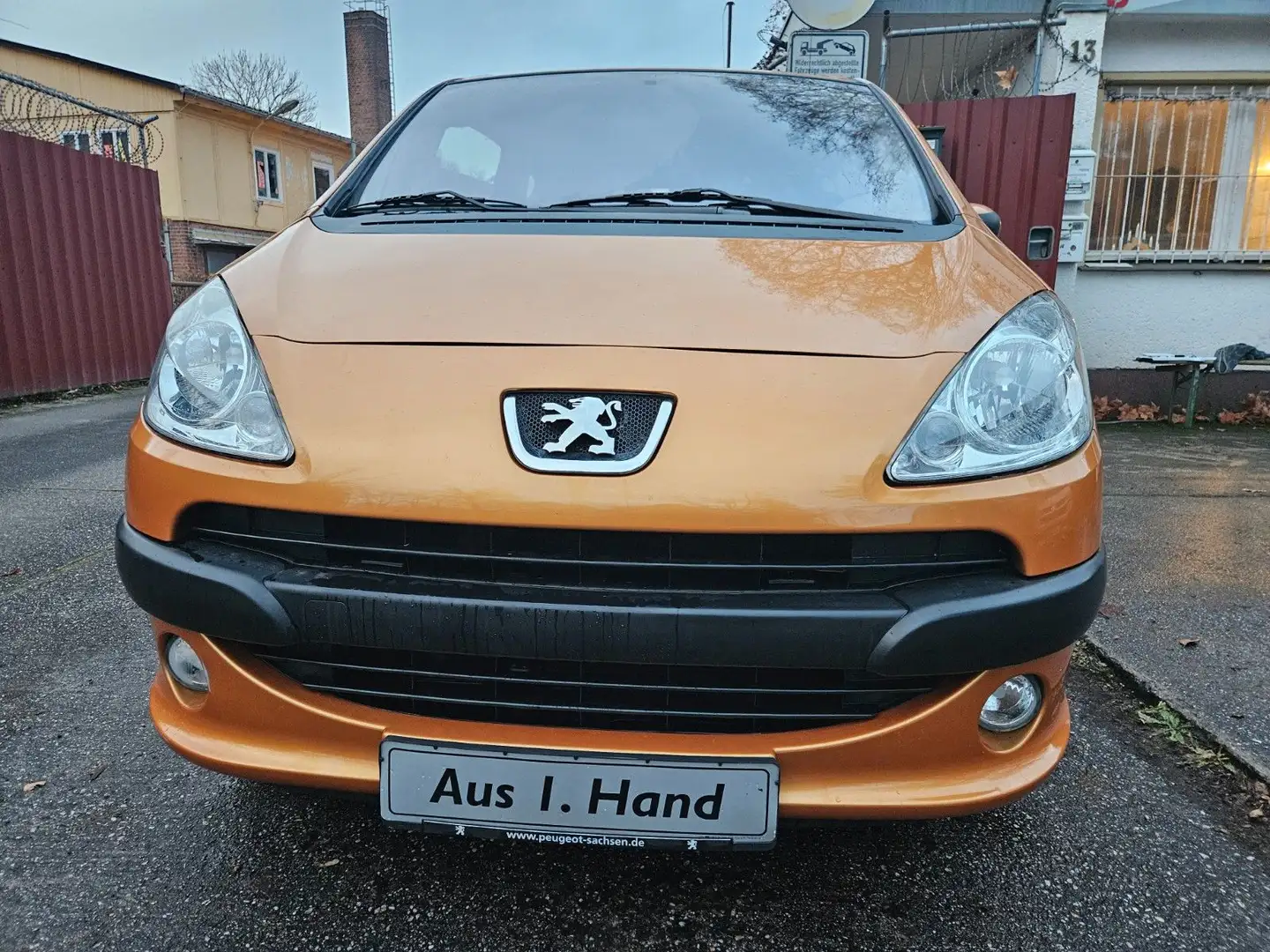 Peugeot 1007 orig.erst 51 tkm 2-elktr. Schiebetüren-AHZV Orange - 2