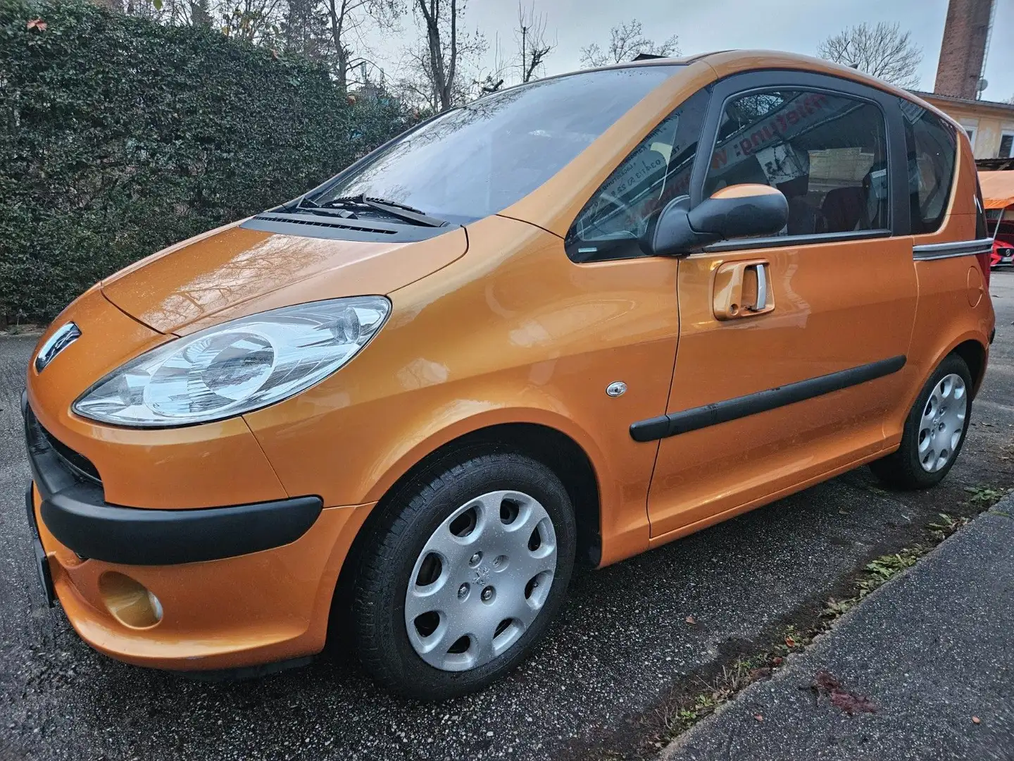 Peugeot 1007 orig.erst 51 tkm 2-elktr. Schiebetüren-AHZV Orange - 1