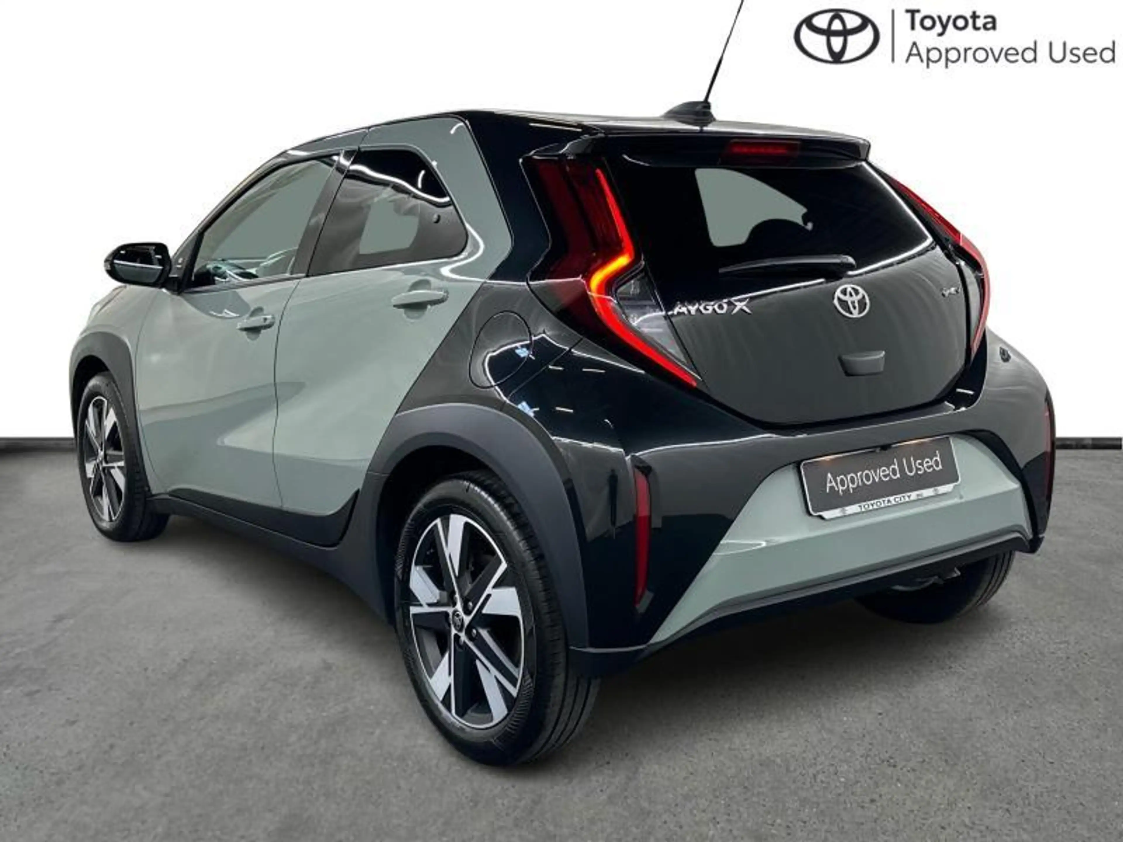 Toyota Aygo X 116hp HEV Pulse | carplay — photo 3