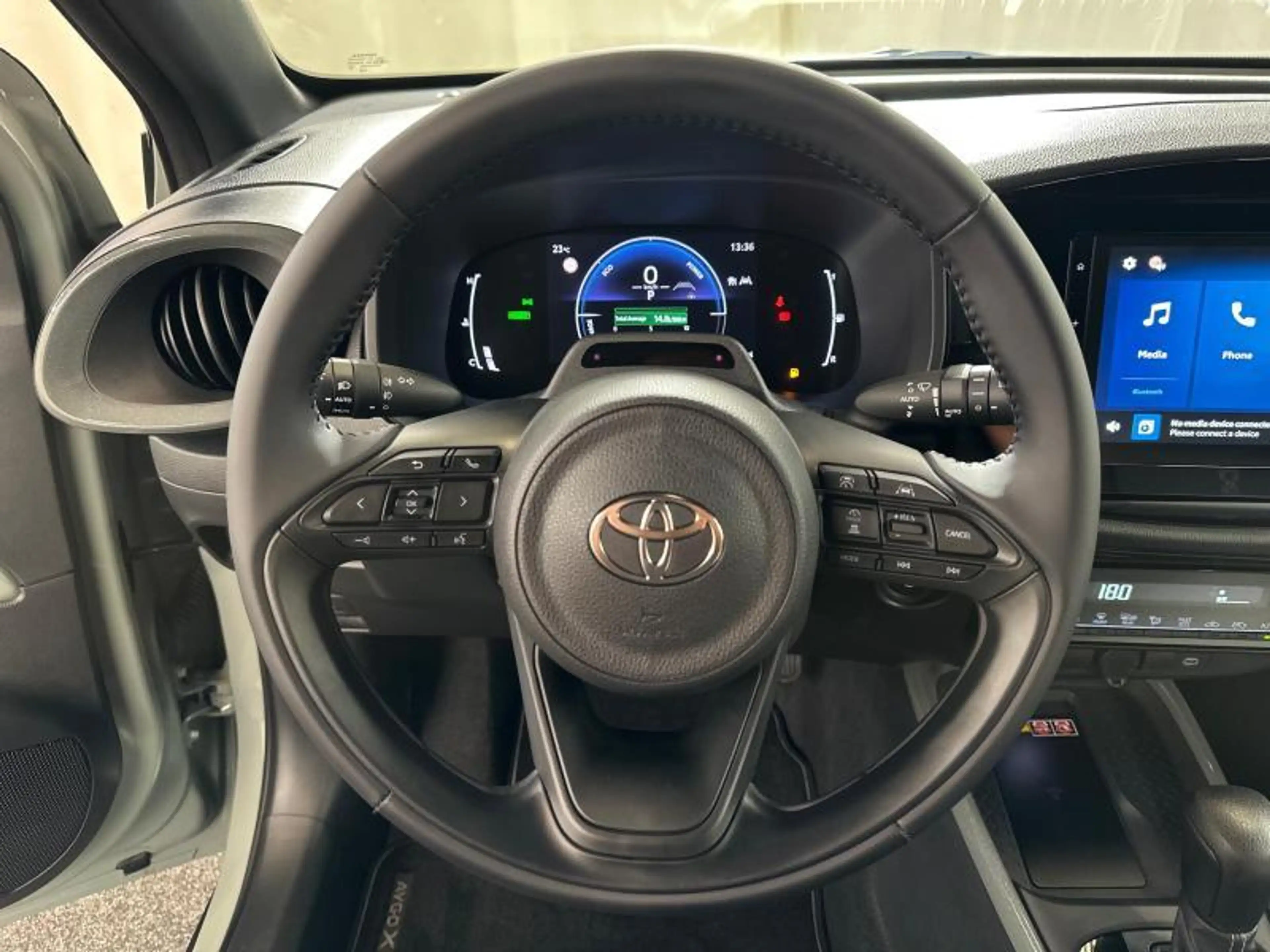 Toyota Aygo X 116hp HEV Pulse | carplay — photo 21