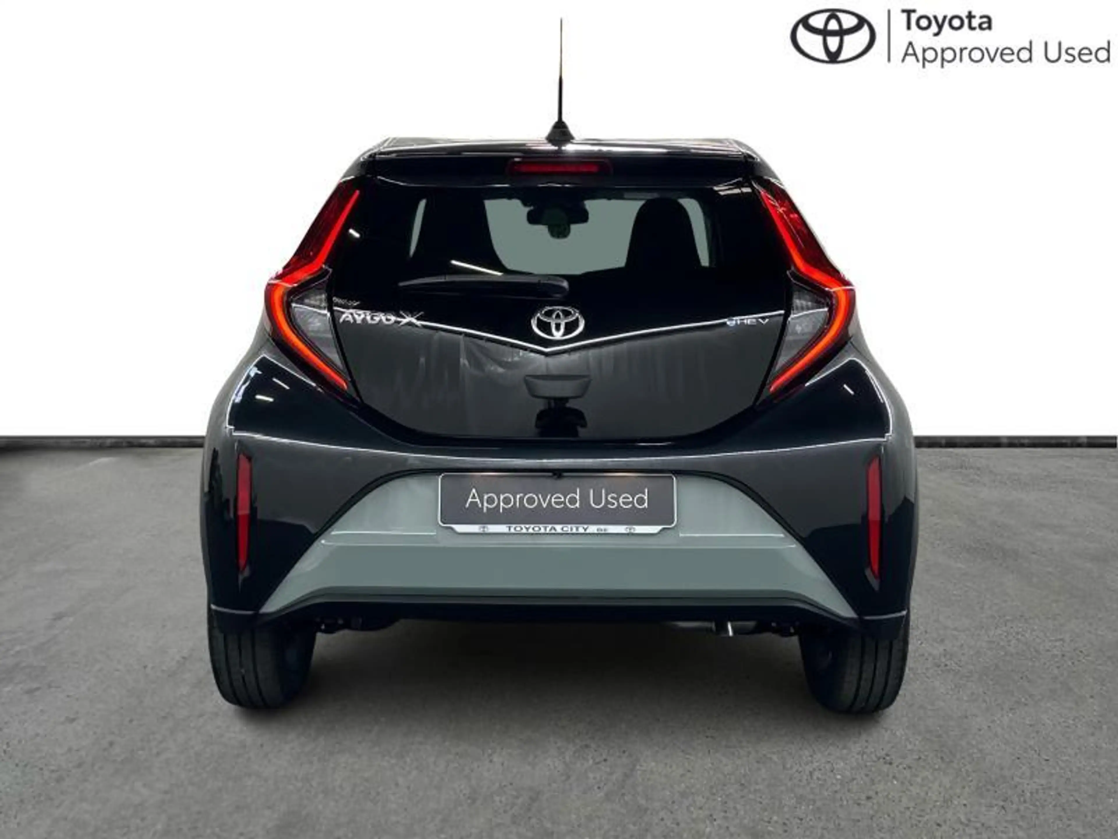 Toyota Aygo X 116hp HEV Pulse | carplay — photo 6
