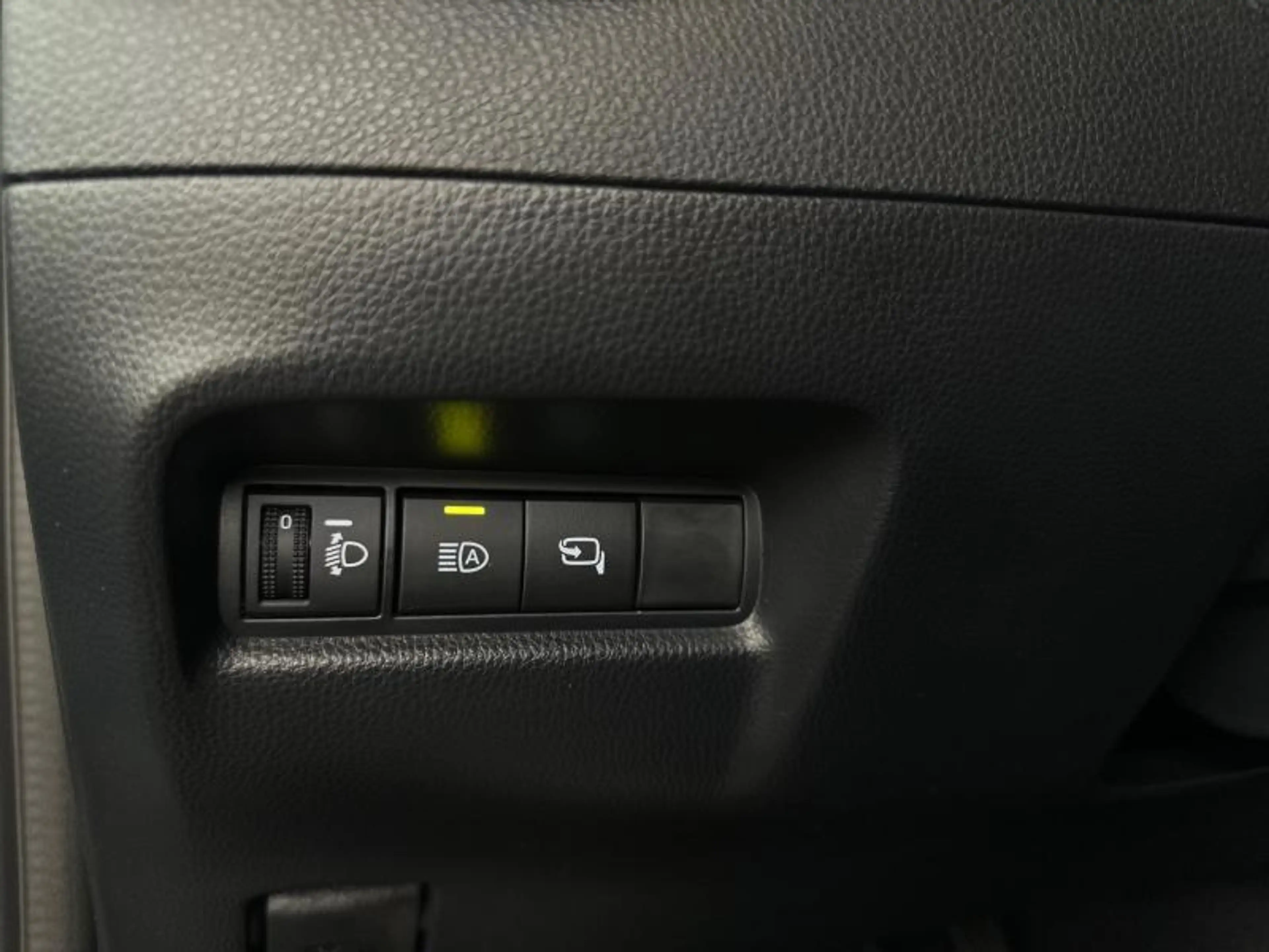 Toyota Aygo X 116hp HEV Pulse | carplay — photo 27