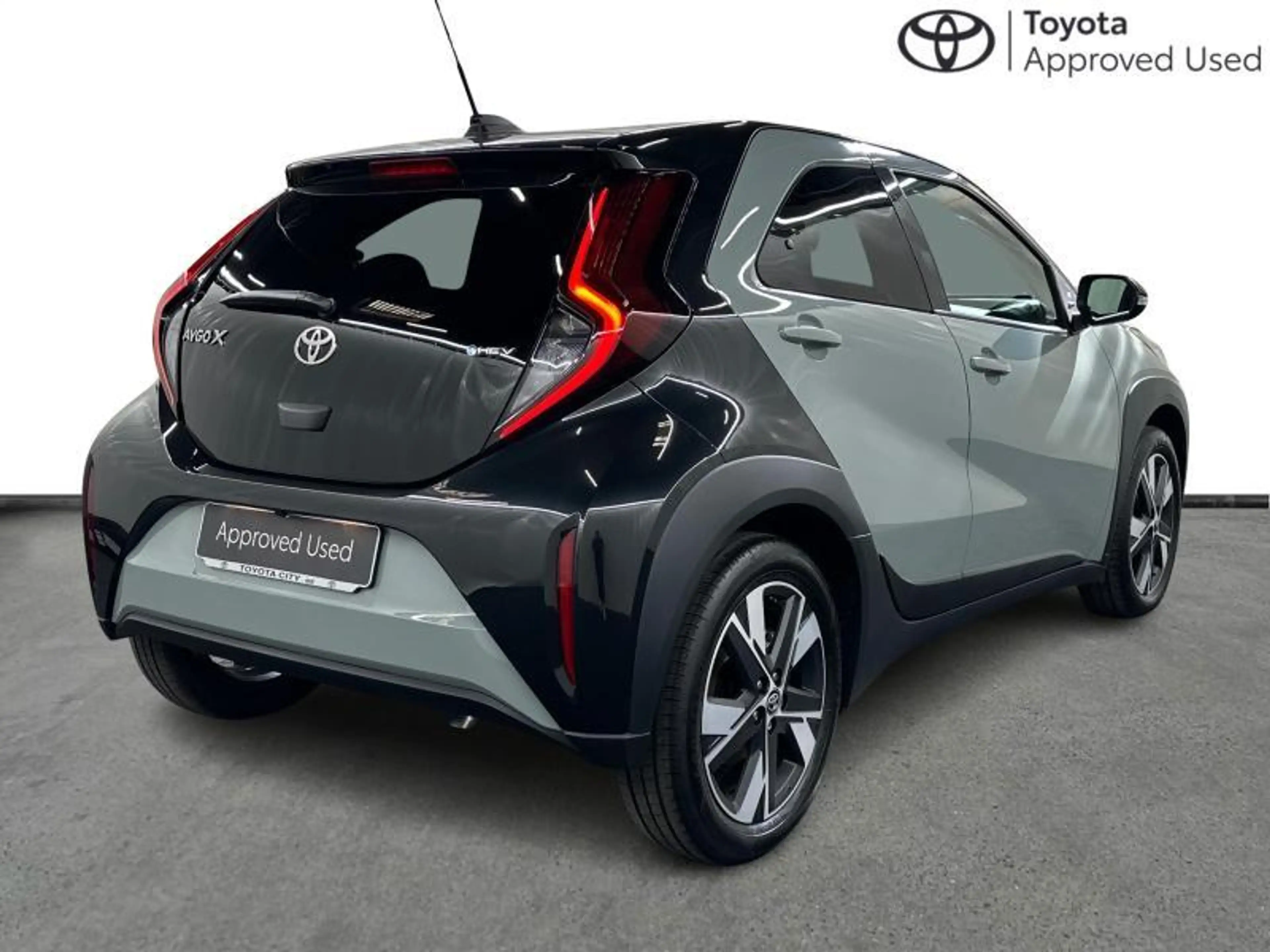 Toyota Aygo X 116hp HEV Pulse | carplay — photo 17
