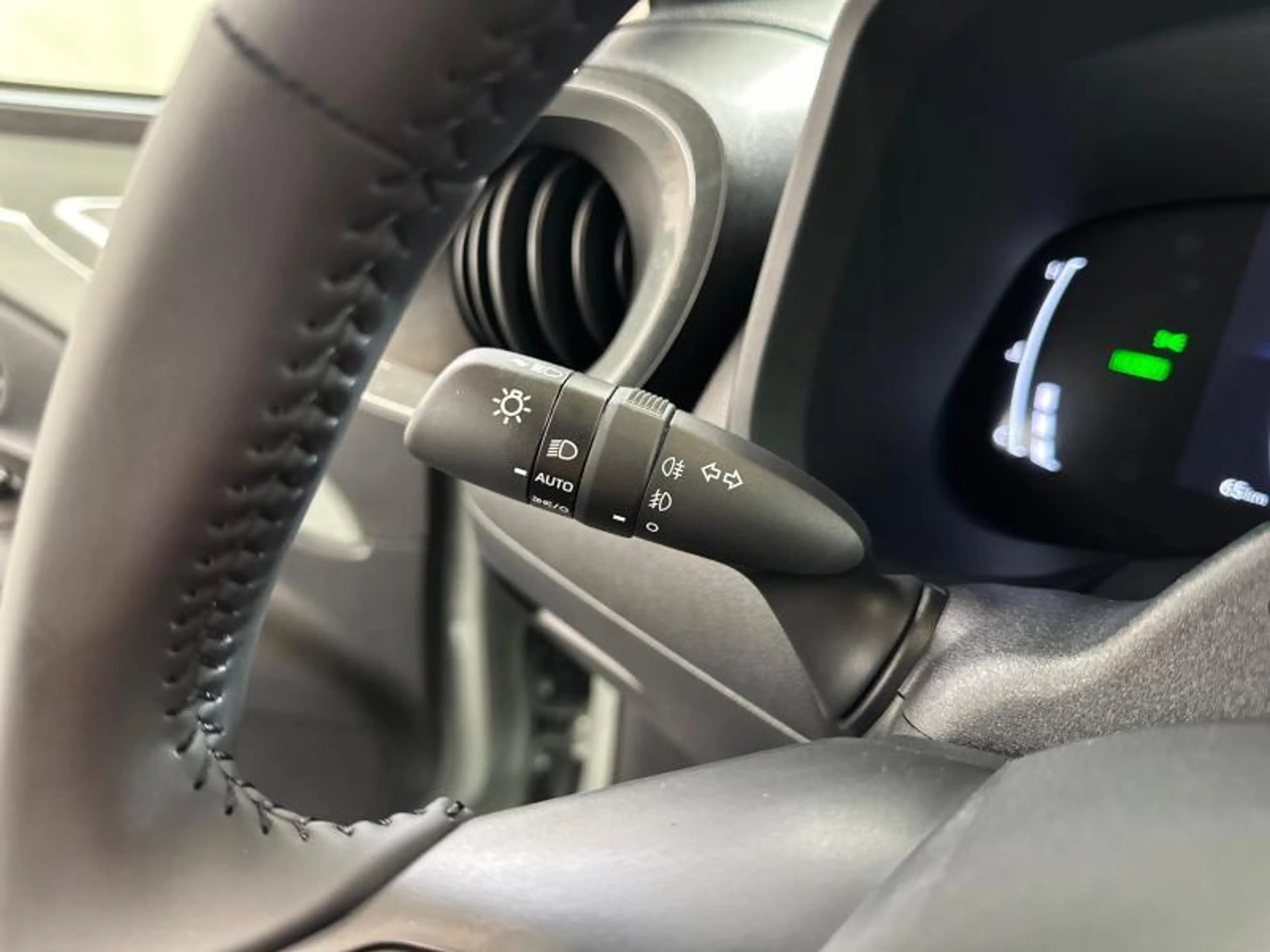 Toyota Aygo X 116hp HEV Pulse | carplay — photo 23