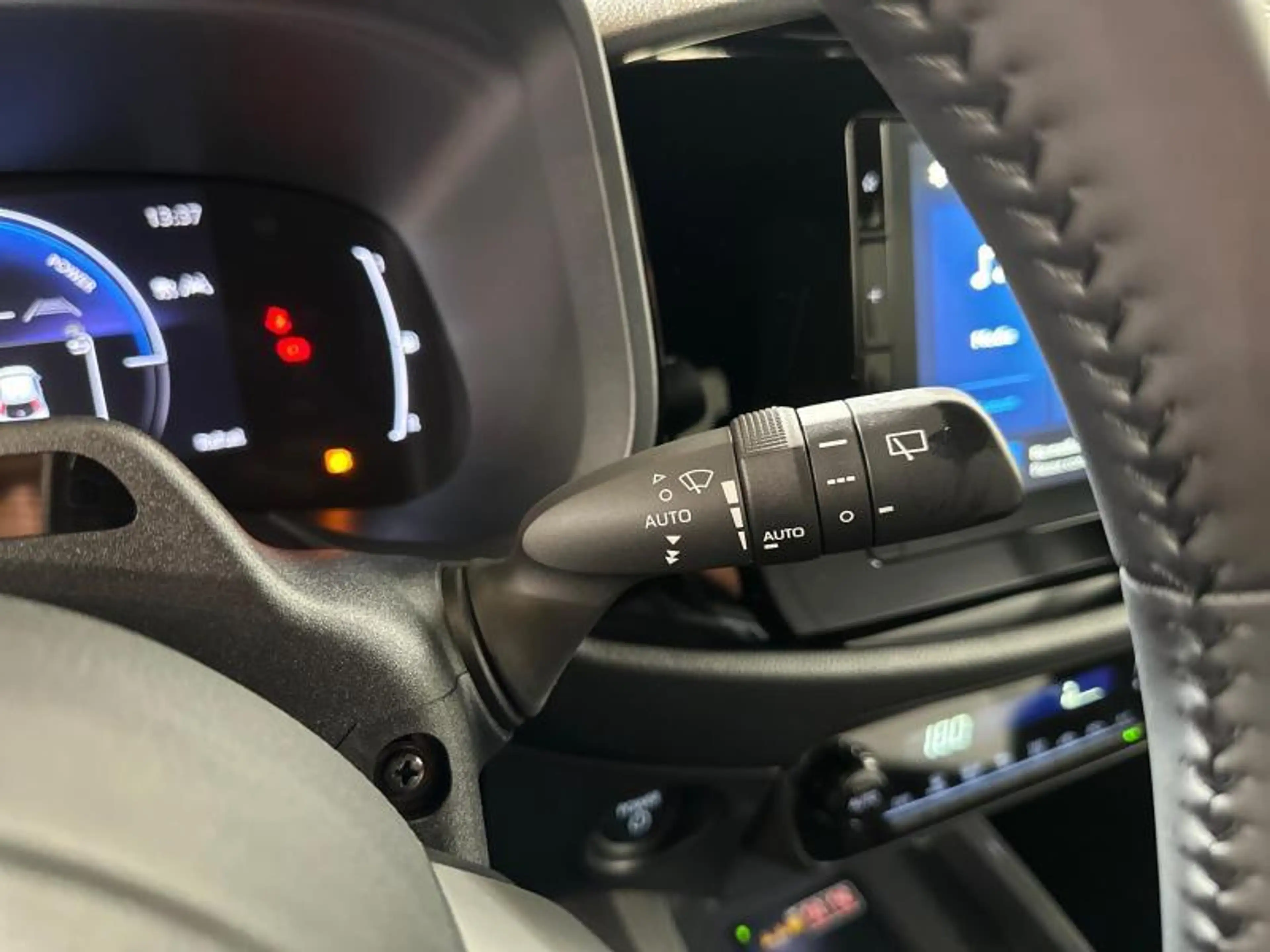 Toyota Aygo X 116hp HEV Pulse | carplay — photo 22