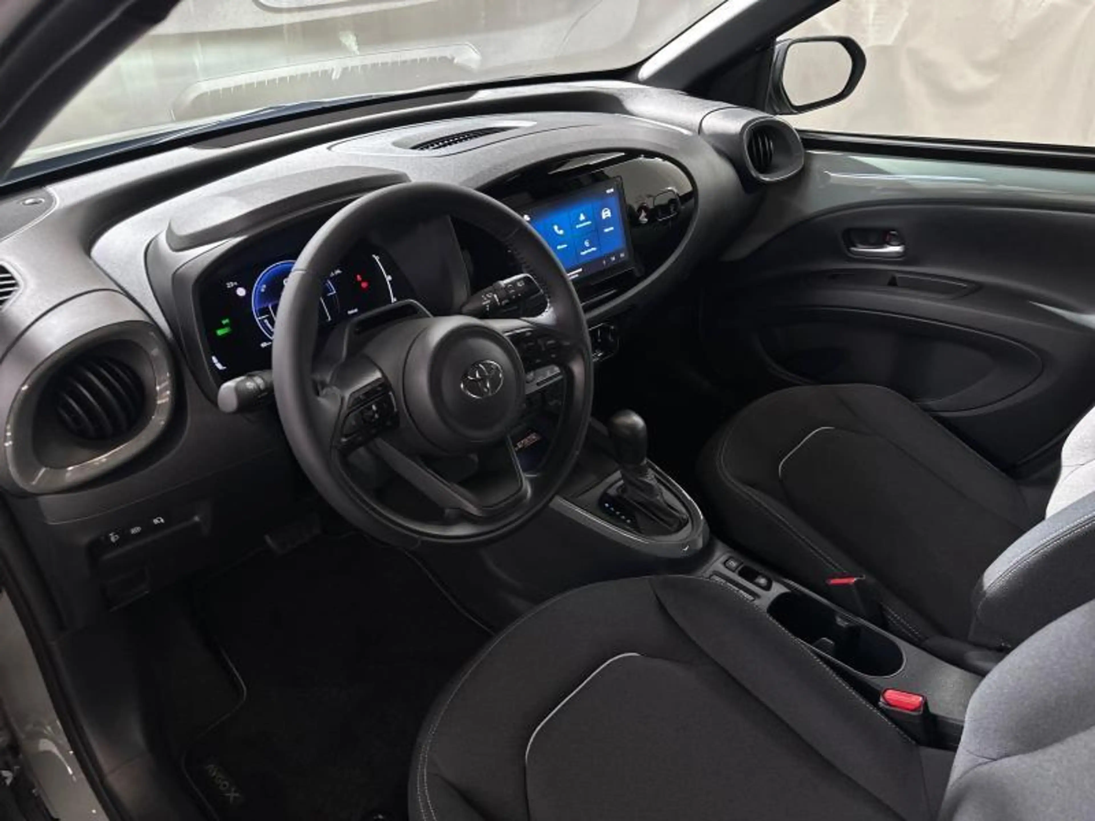 Toyota Aygo X 116hp HEV Pulse | carplay — photo 20