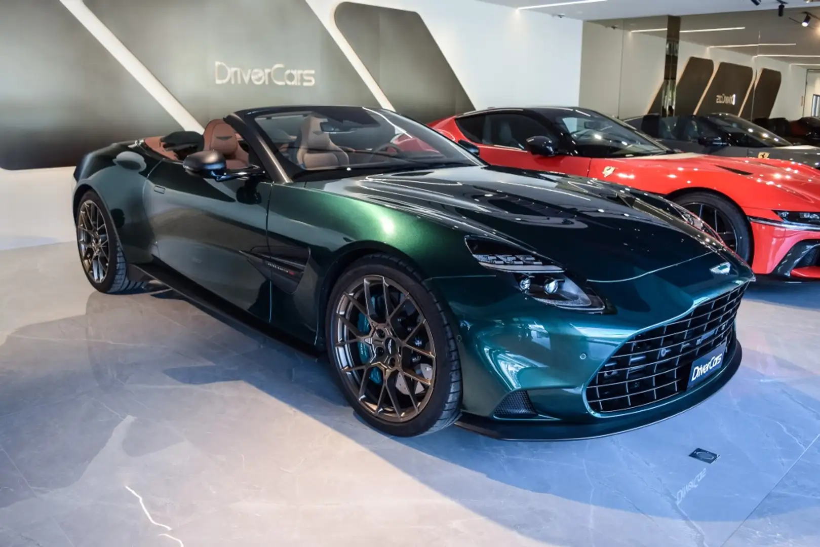Aston Martin Vanquish V12 Grün - 1