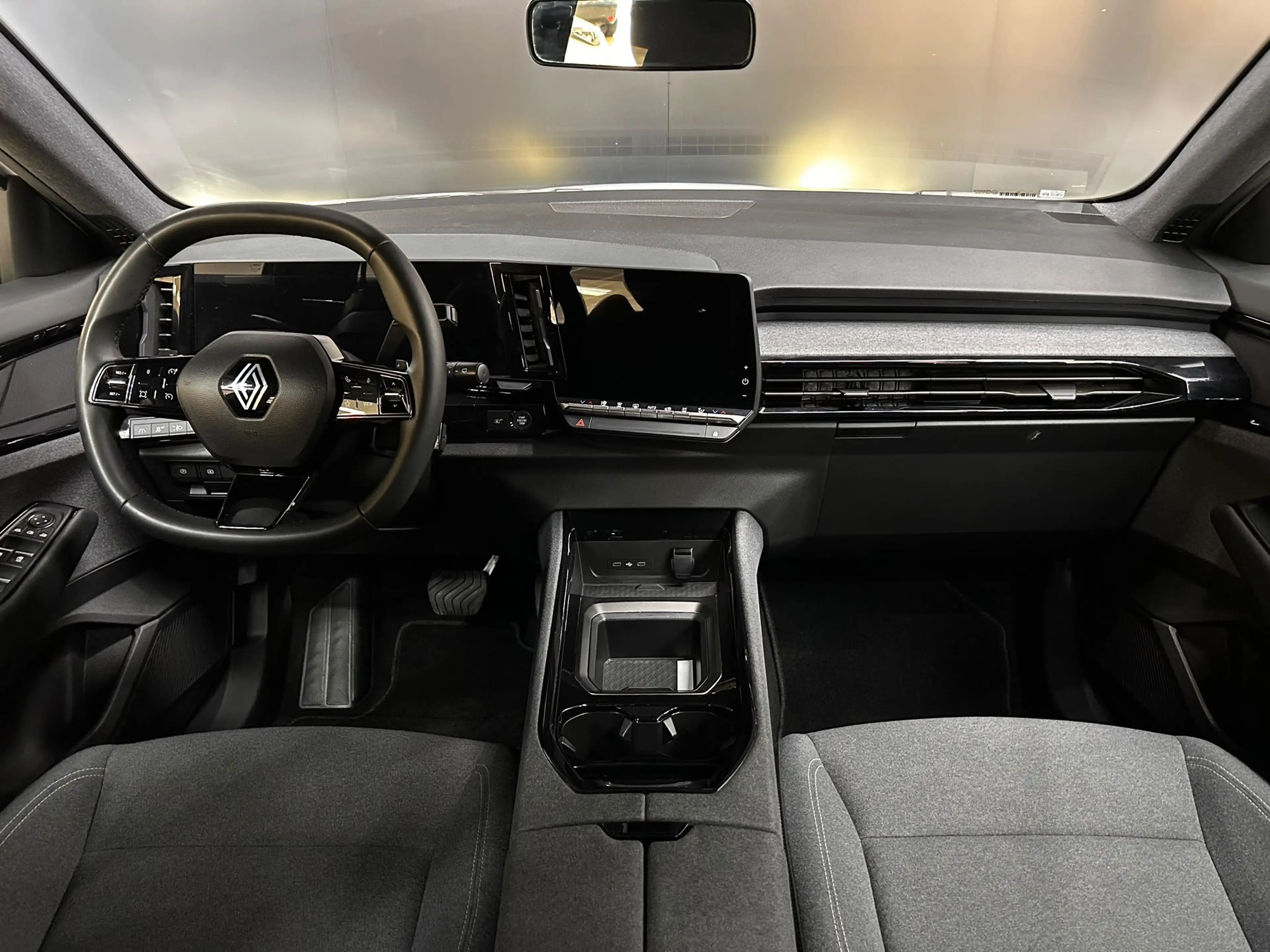 Renault Austral 1.3 TCE Aut Evolut NAVI+LED+SHZ+KAM+ACC+ — photo 13