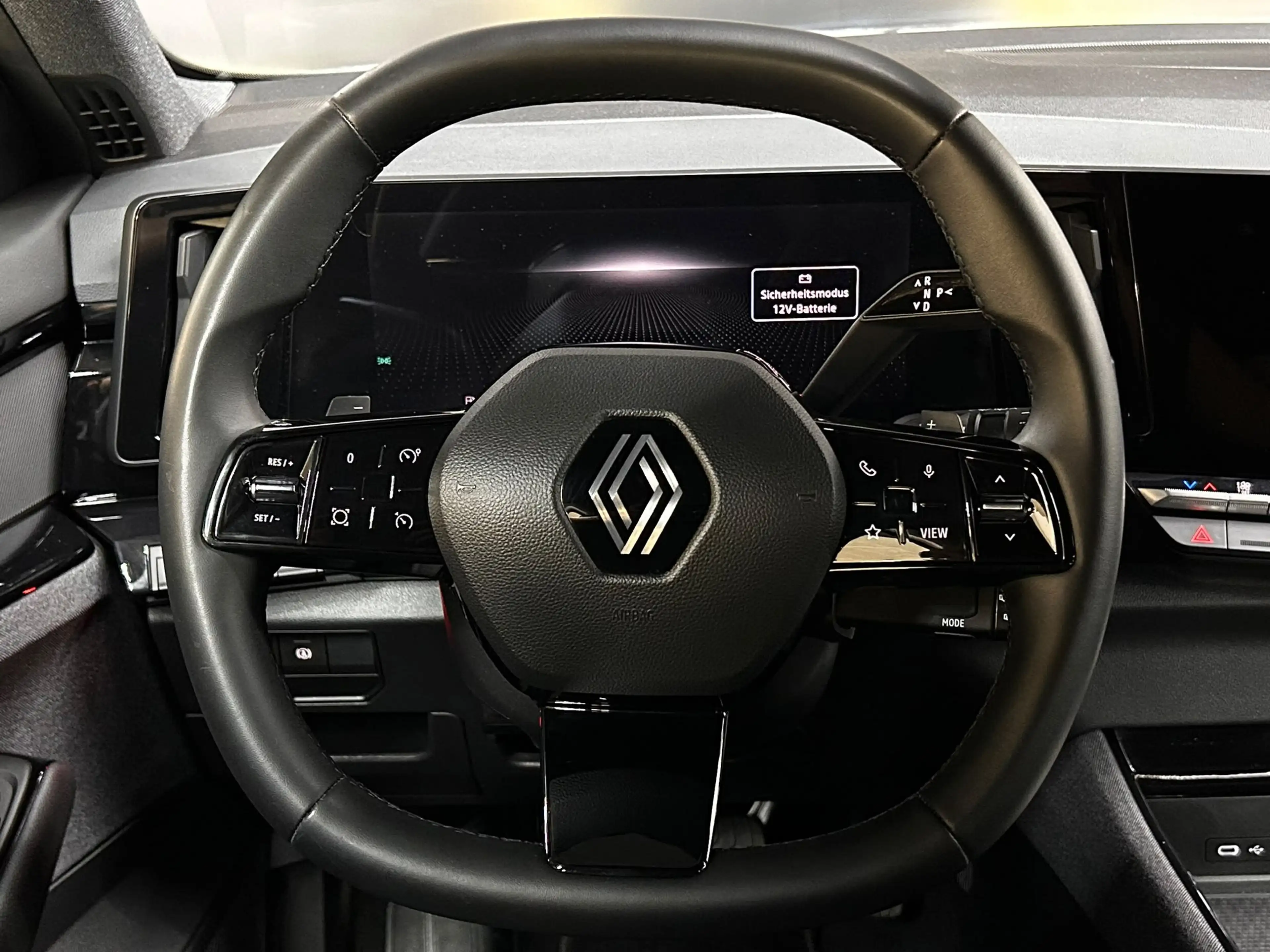 Renault Austral 1.3 TCE Aut Evolut NAVI+LED+SHZ+KAM+ACC+ — photo 15