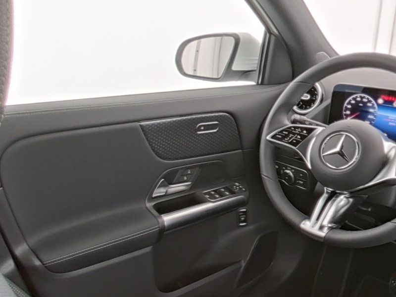 Mercedes-Benz GLA 200 d PROGRESSIVE|MBEAM|MBUX|SHZ|TEMP|KAM|LM — photo 6
