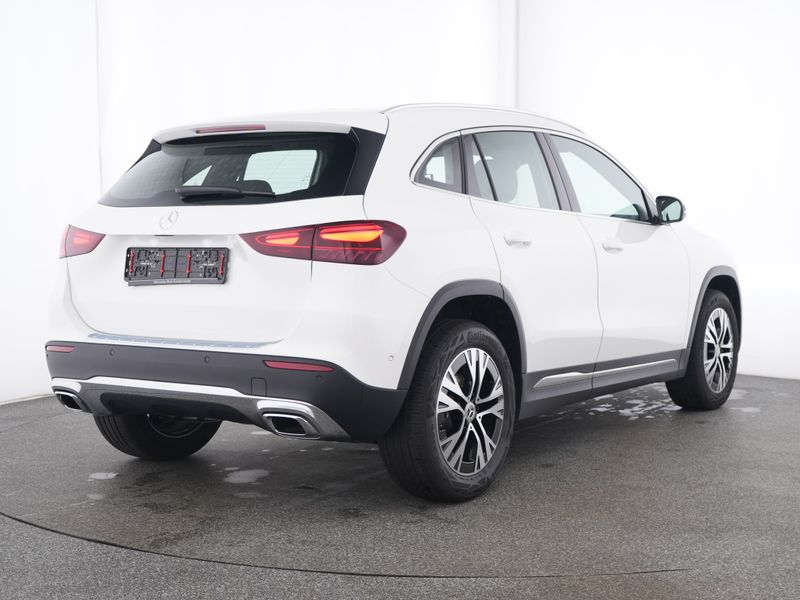 Mercedes-Benz GLA 200 d PROGRESSIVE|MBEAM|MBUX|SHZ|TEMP|KAM|LM — photo 3