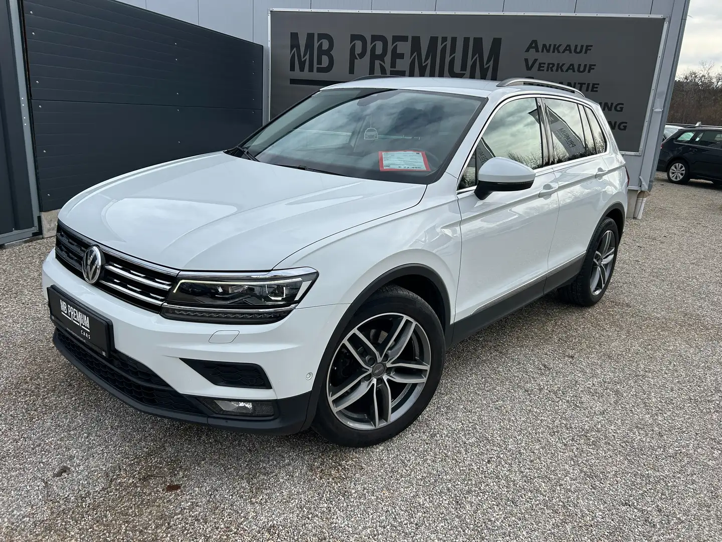 Volkswagen Tiguan Comfortline BMT *KAMERA*AHK*ACC*1-BESITZ* Bílá - 2