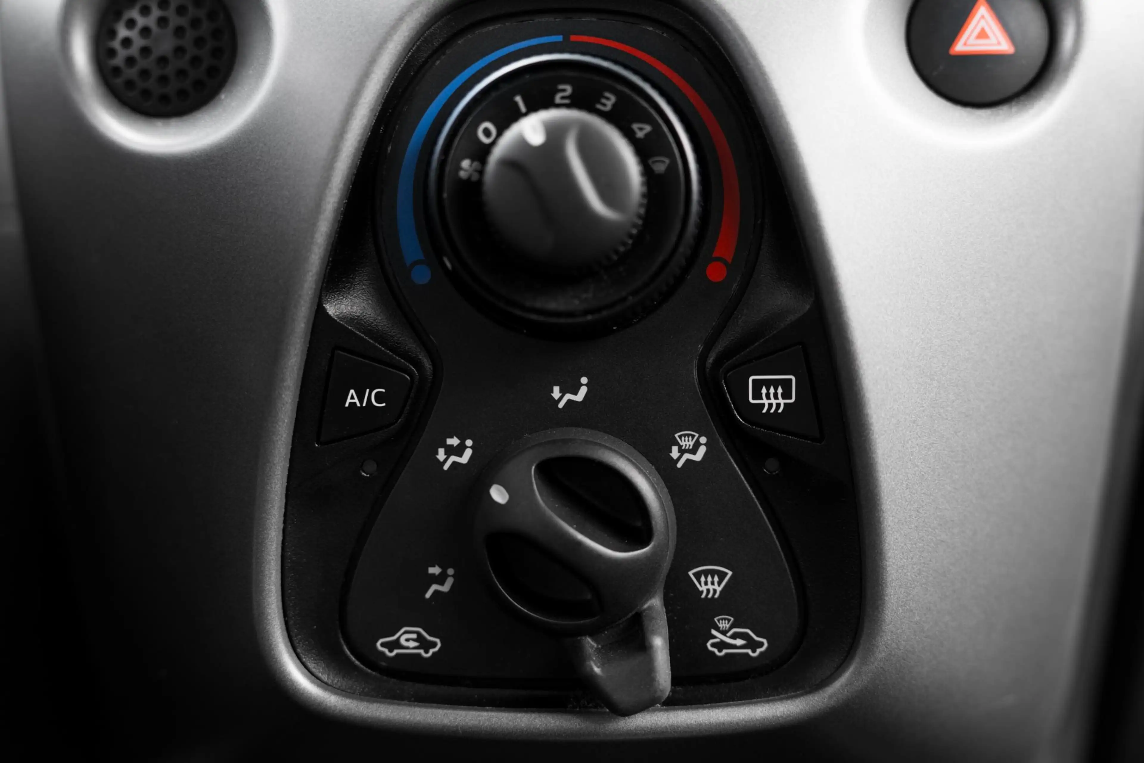 Toyota Aygo 1.0 VVT-i x-play — photo 20