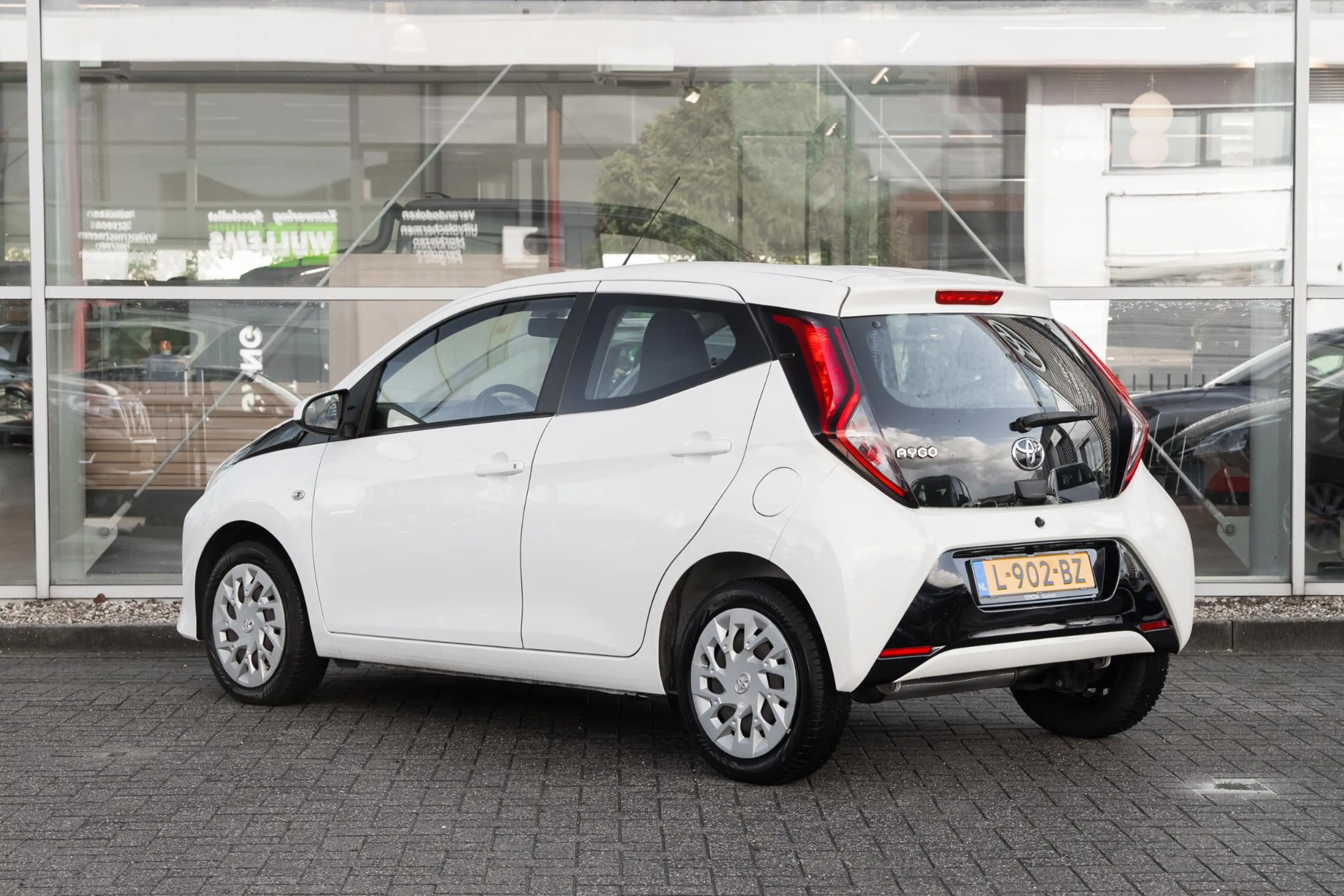 Toyota Aygo 1.0 VVT-i x-play — photo 8