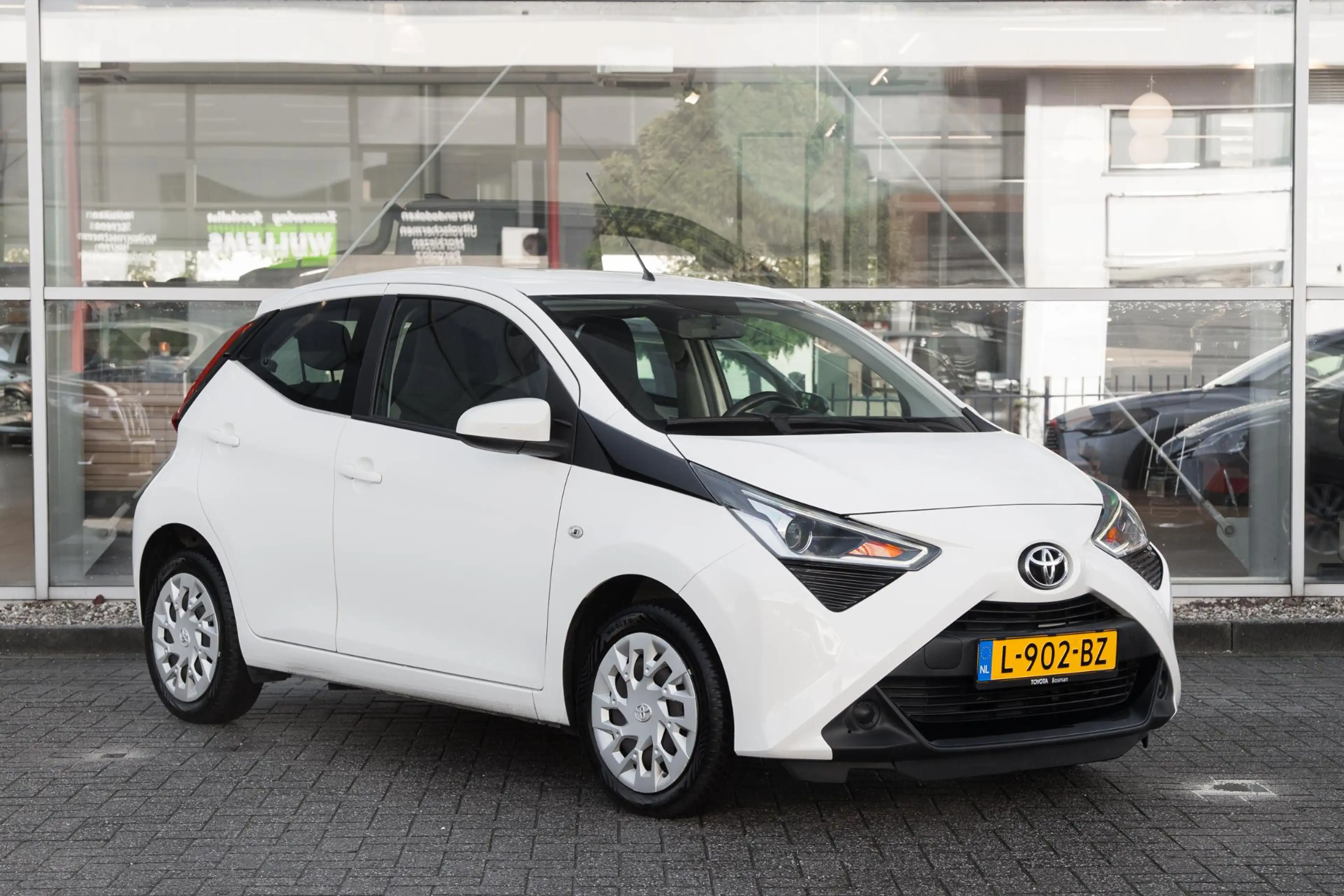 Toyota Aygo 1.0 VVT-i x-play — photo 7