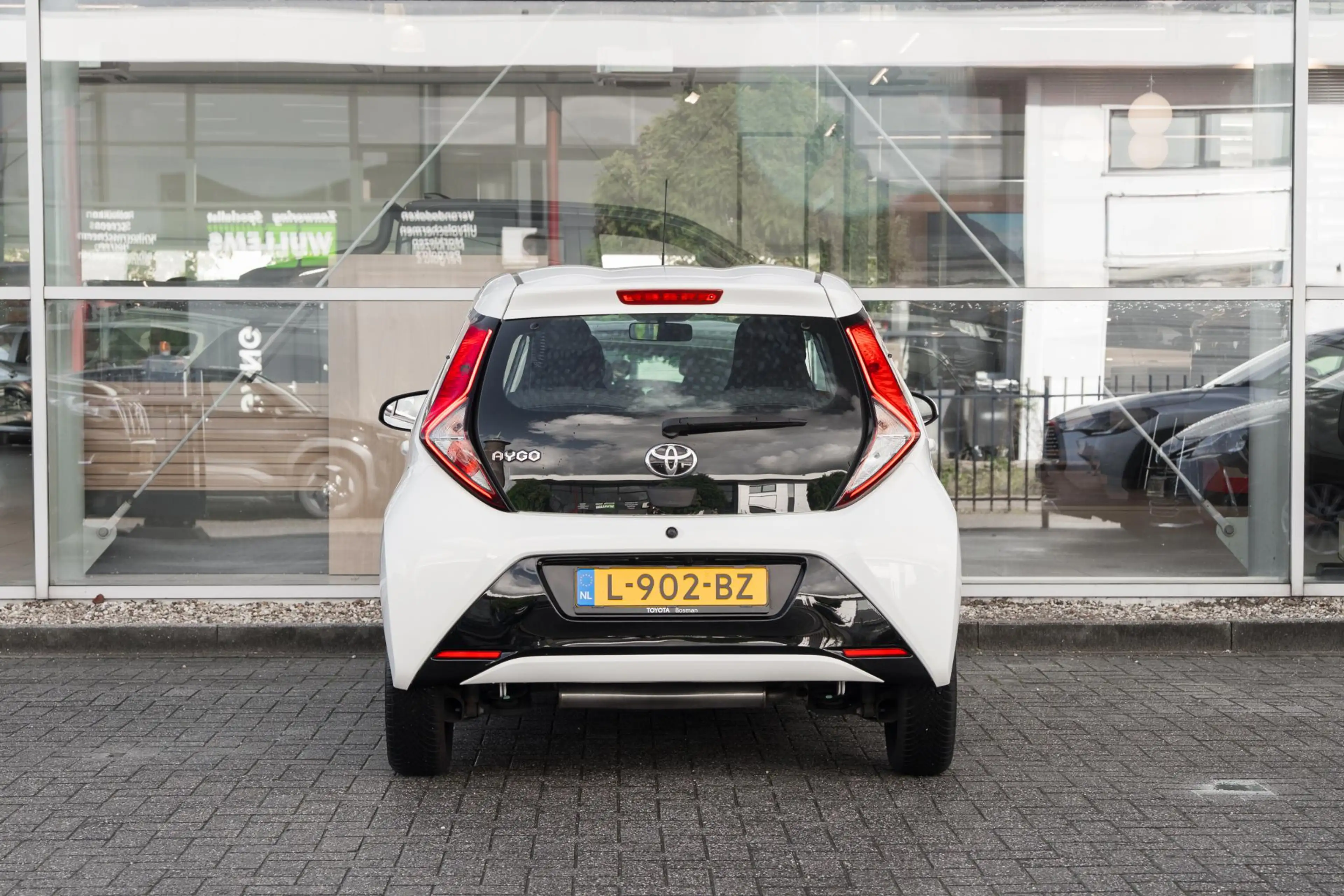 Toyota Aygo 1.0 VVT-i x-play — photo 13
