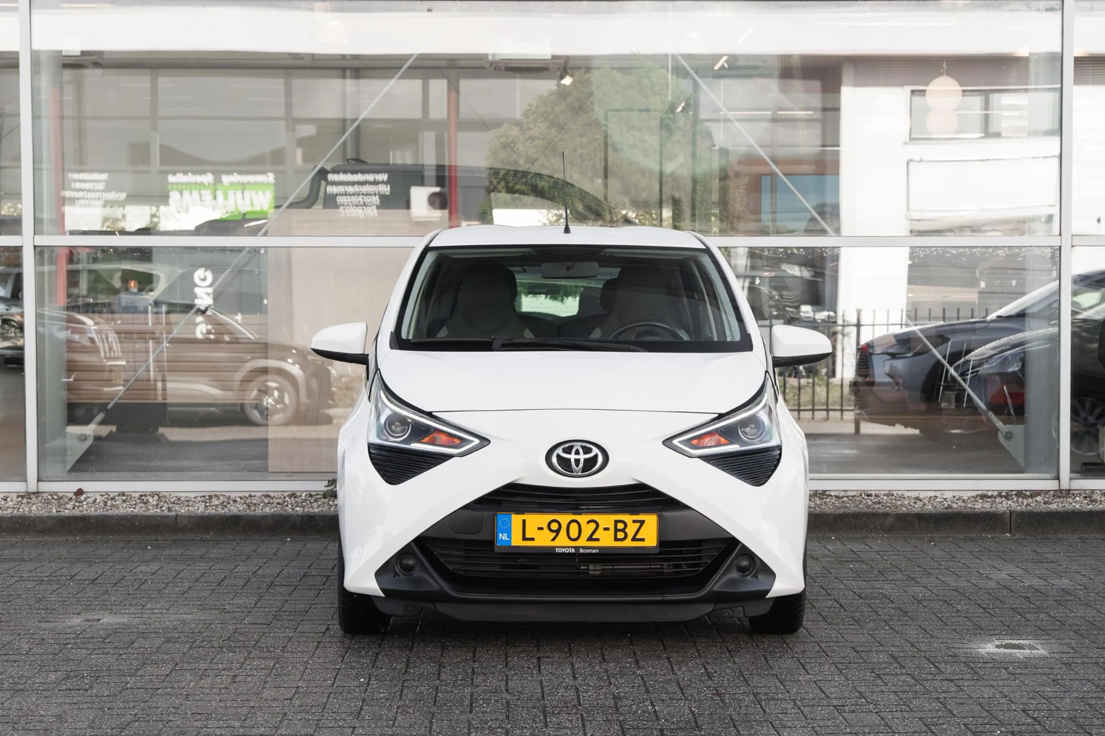 Toyota Aygo 1.0 VVT-i x-play — photo 12