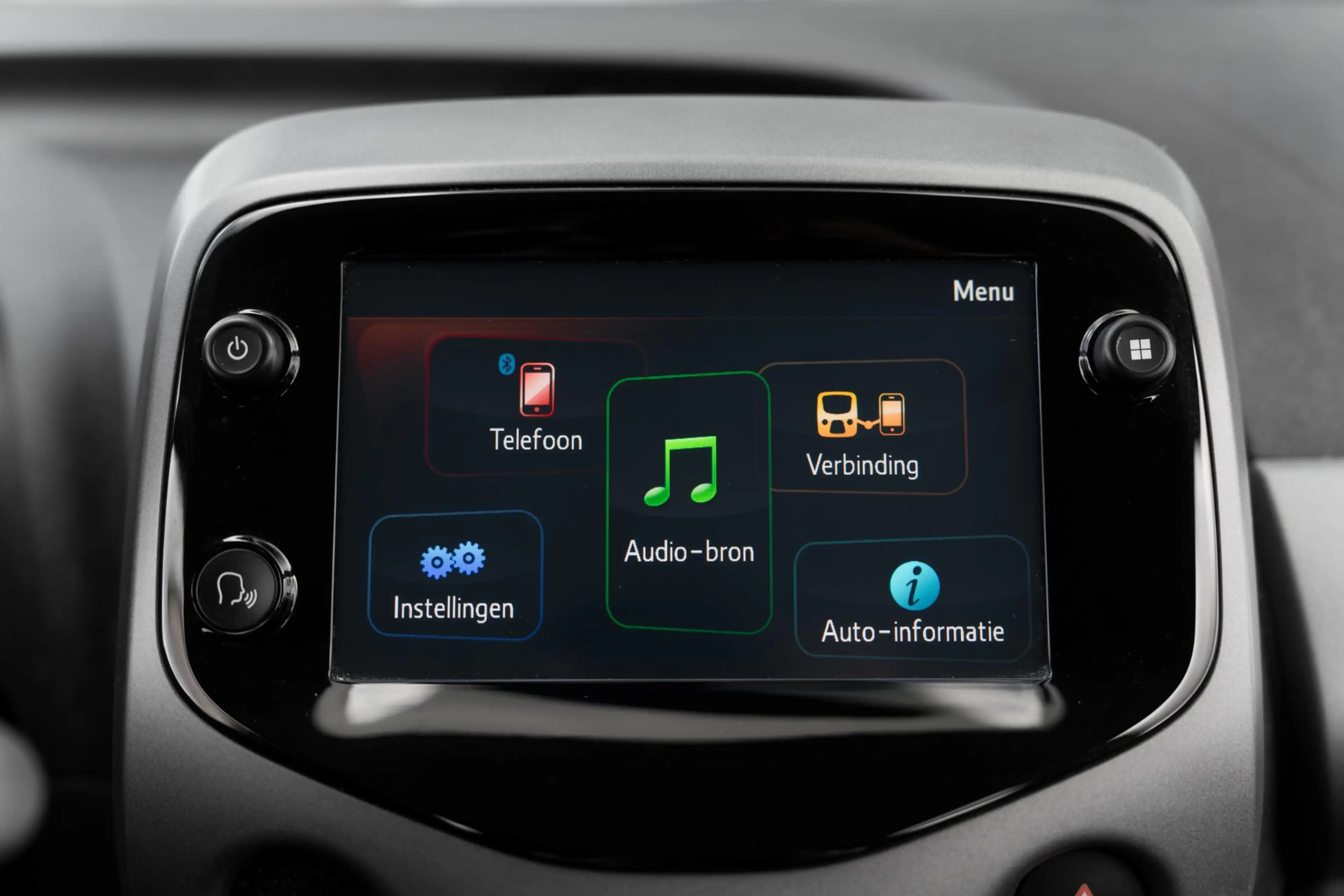 Toyota Aygo 1.0 VVT-i x-play — photo 16