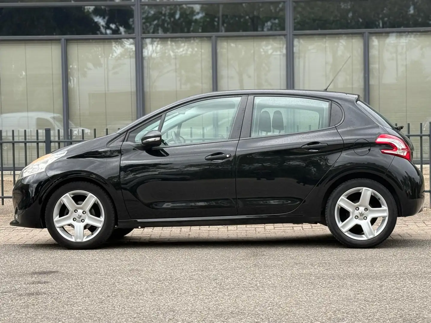 Peugeot 208 1.0 VTi I APK I Access Zwart - 2