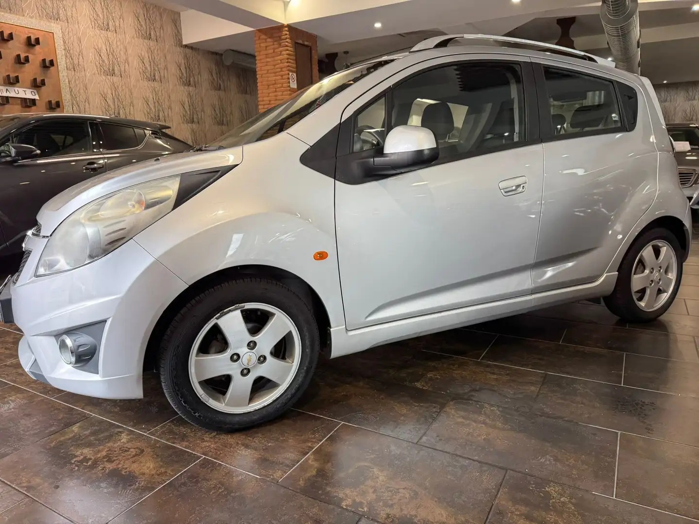 Chevrolet Spark Spark 1.2 LS Grau - 1